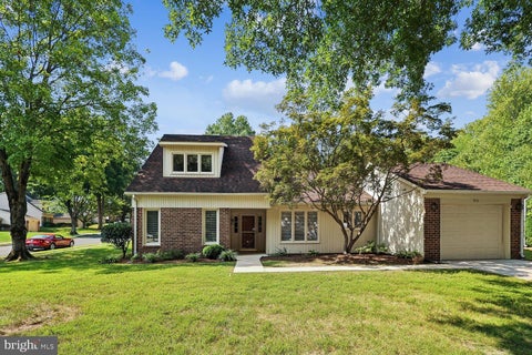 Photo of 913 Mastline Drive, ANNAPOLIS, MD 21401 (MLS # MDAA2154614)