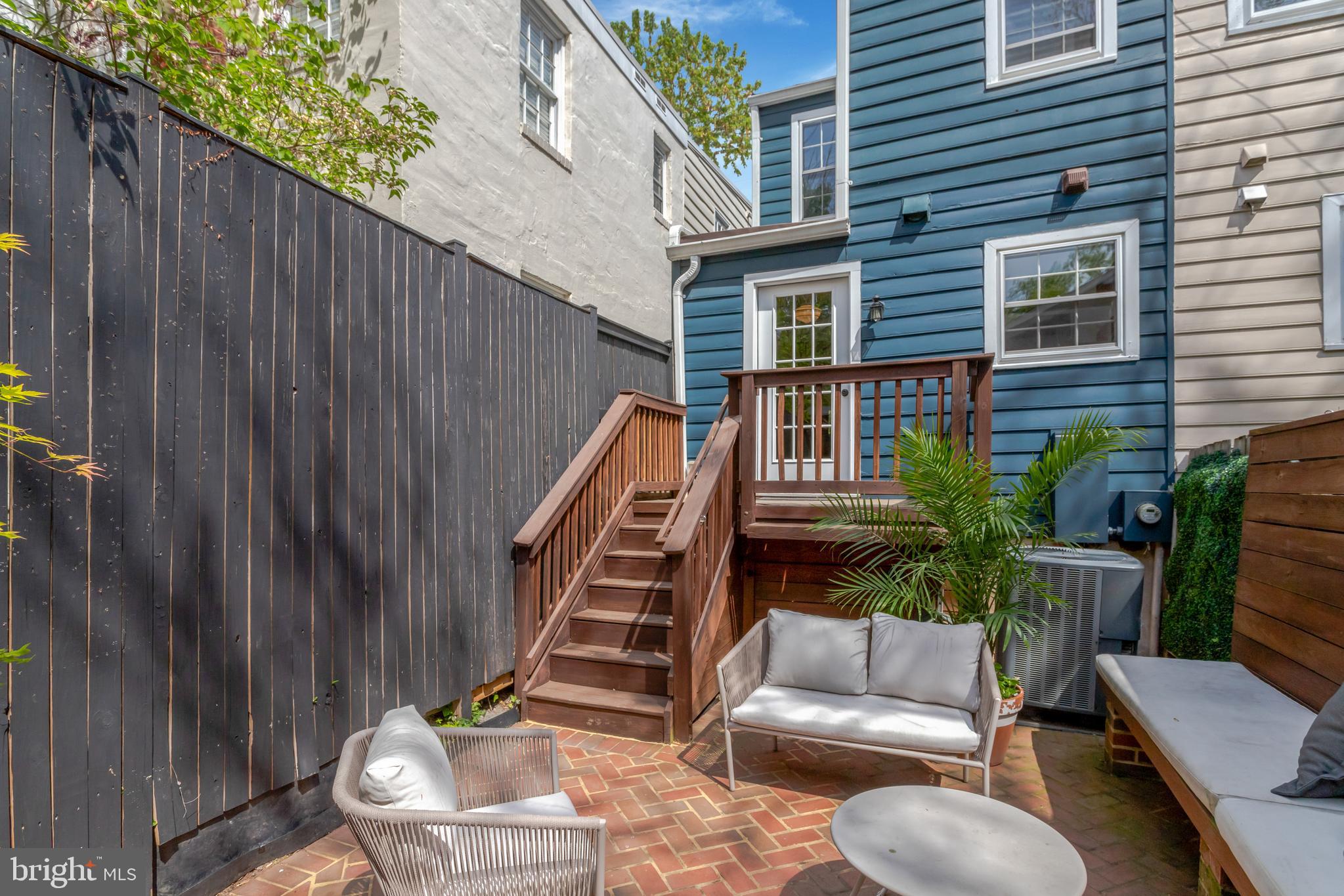 OLD TOWN ALEXANDRIA - Residential