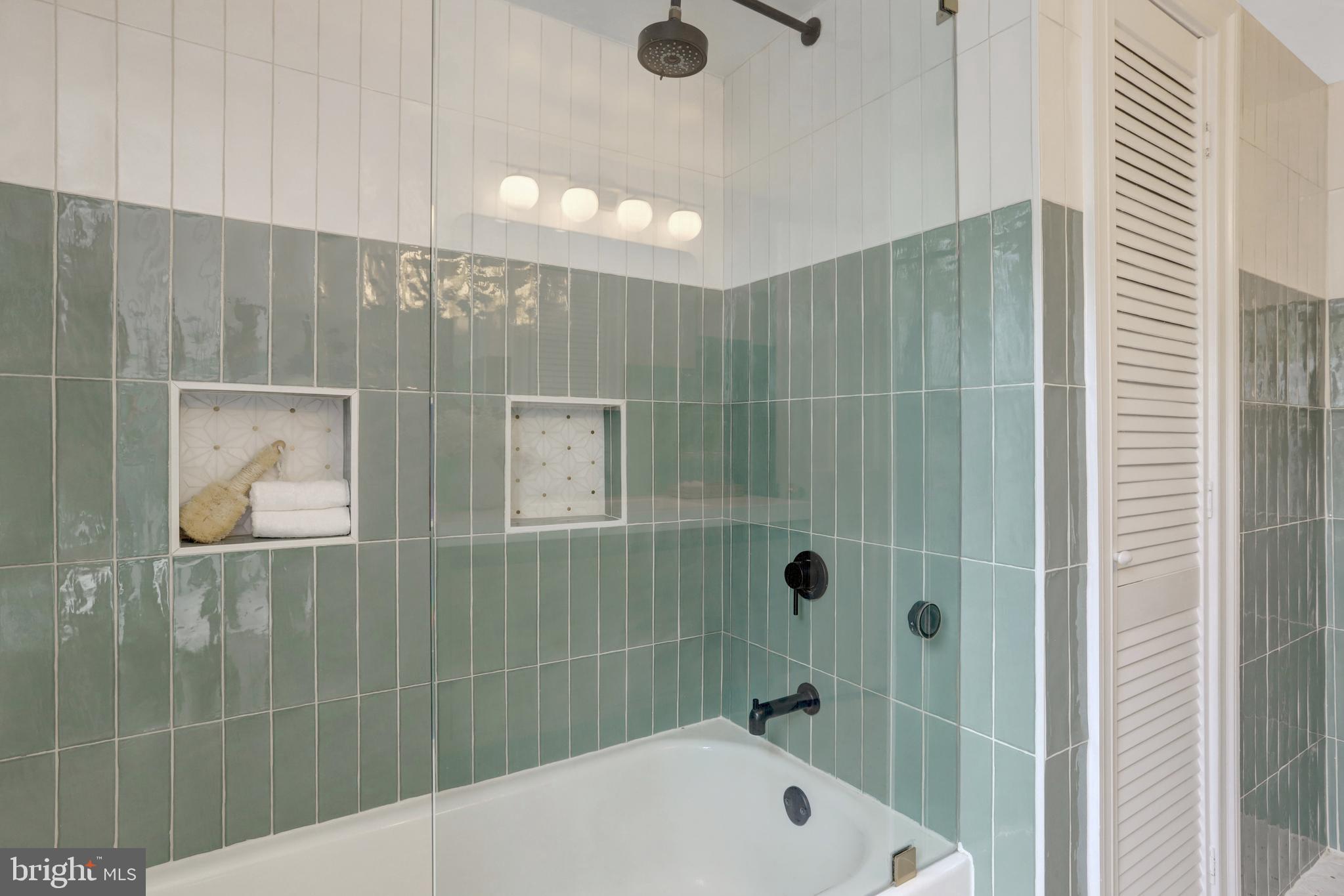 OLD TOWN ALEXANDRIA - Residential