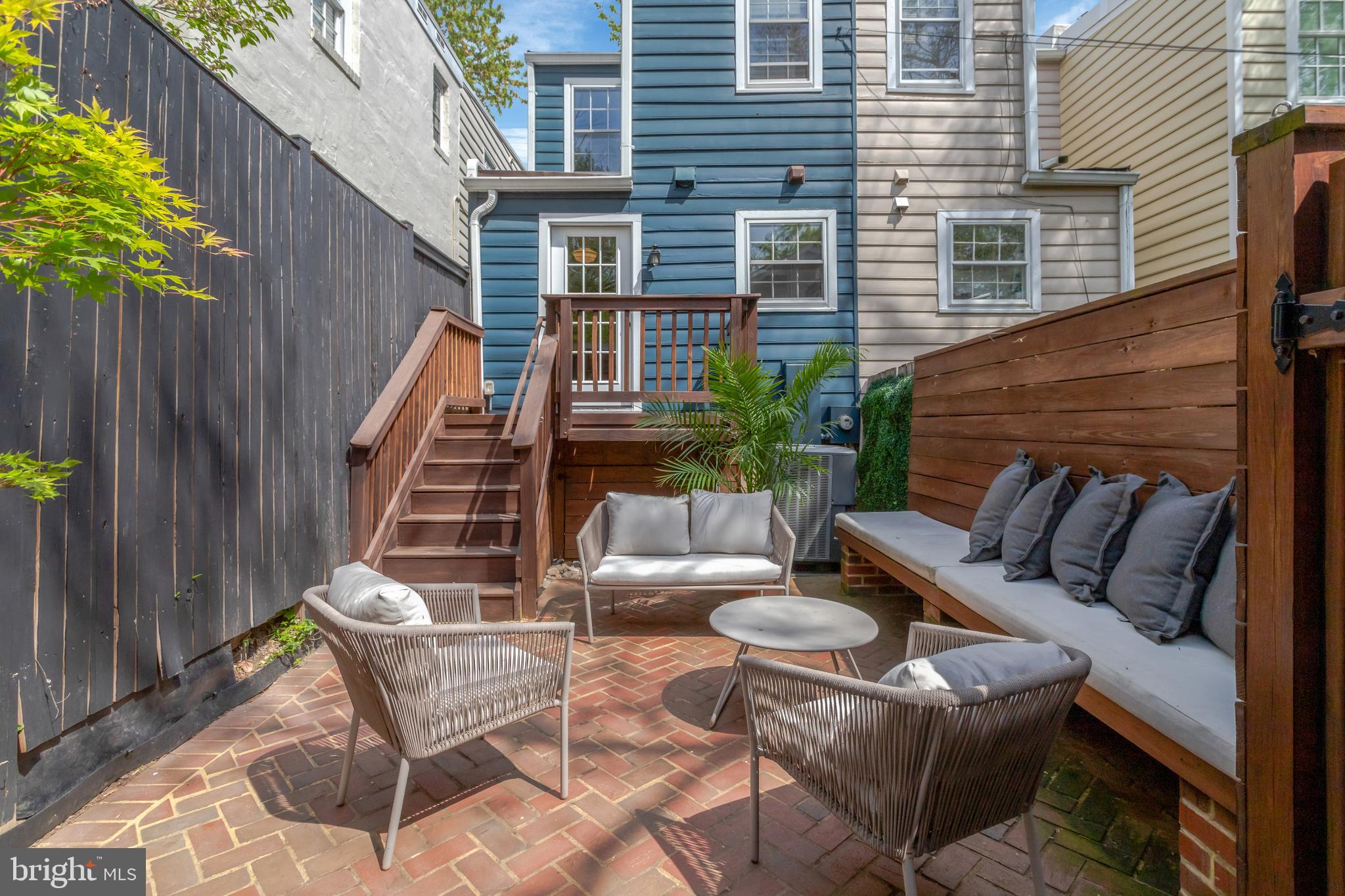 OLD TOWN ALEXANDRIA - Residential