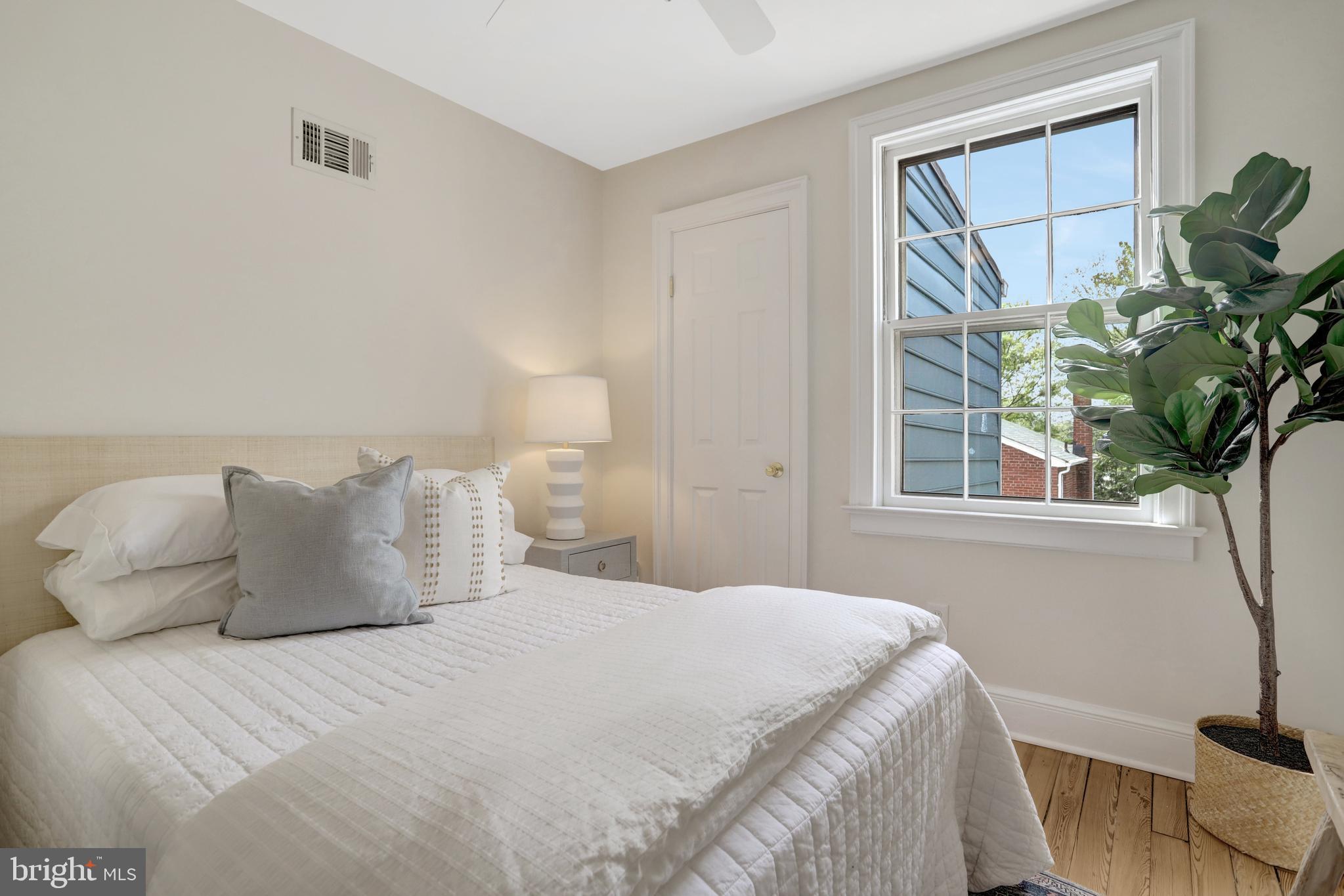 OLD TOWN ALEXANDRIA - Residential