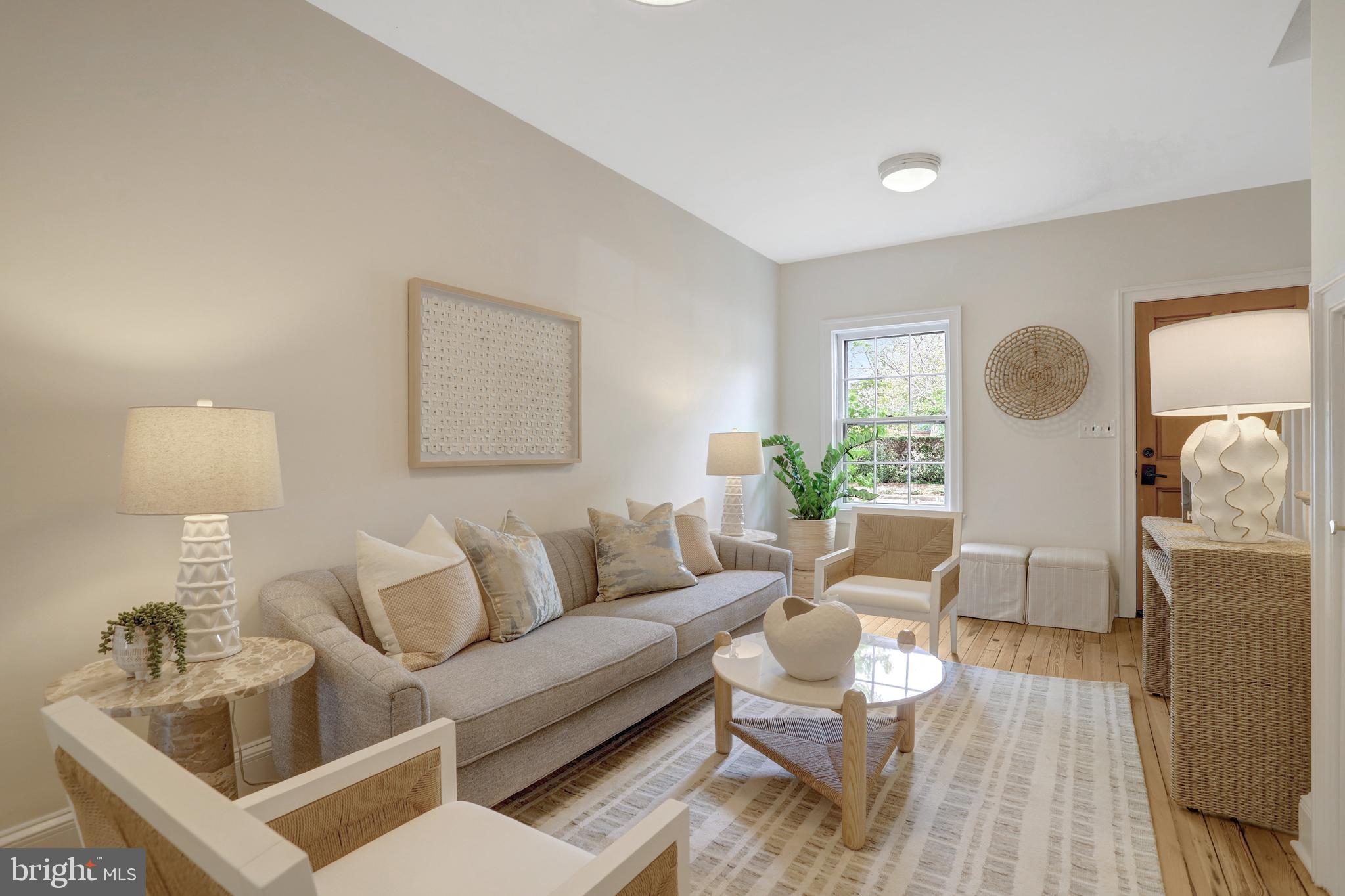 729 S FAIRFAX STREET