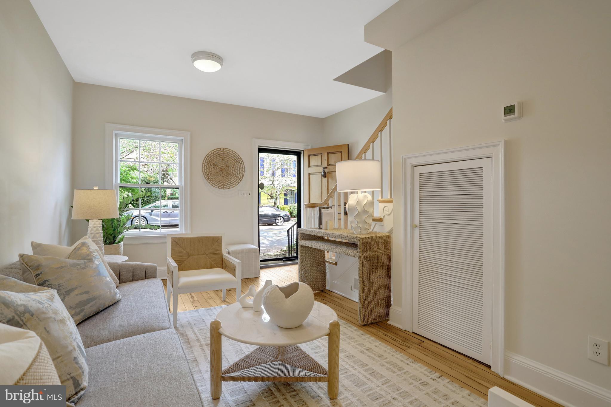 729 S FAIRFAX STREET