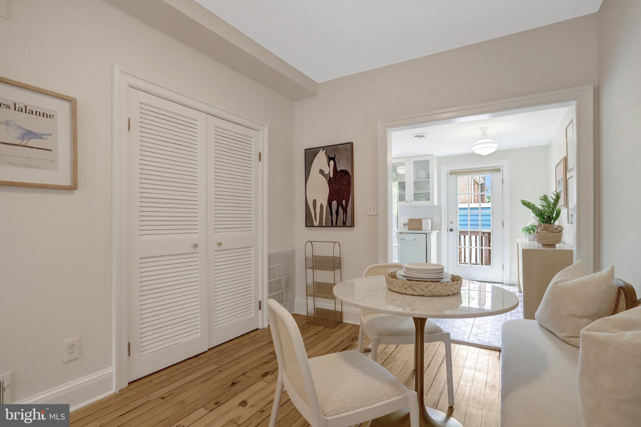 OLD TOWN ALEXANDRIA - Residential