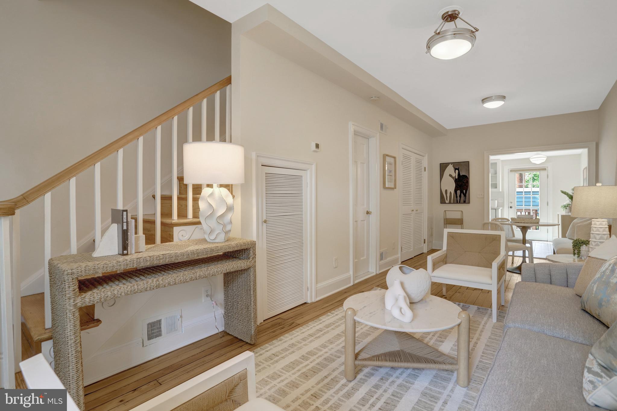 OLD TOWN ALEXANDRIA - Residential