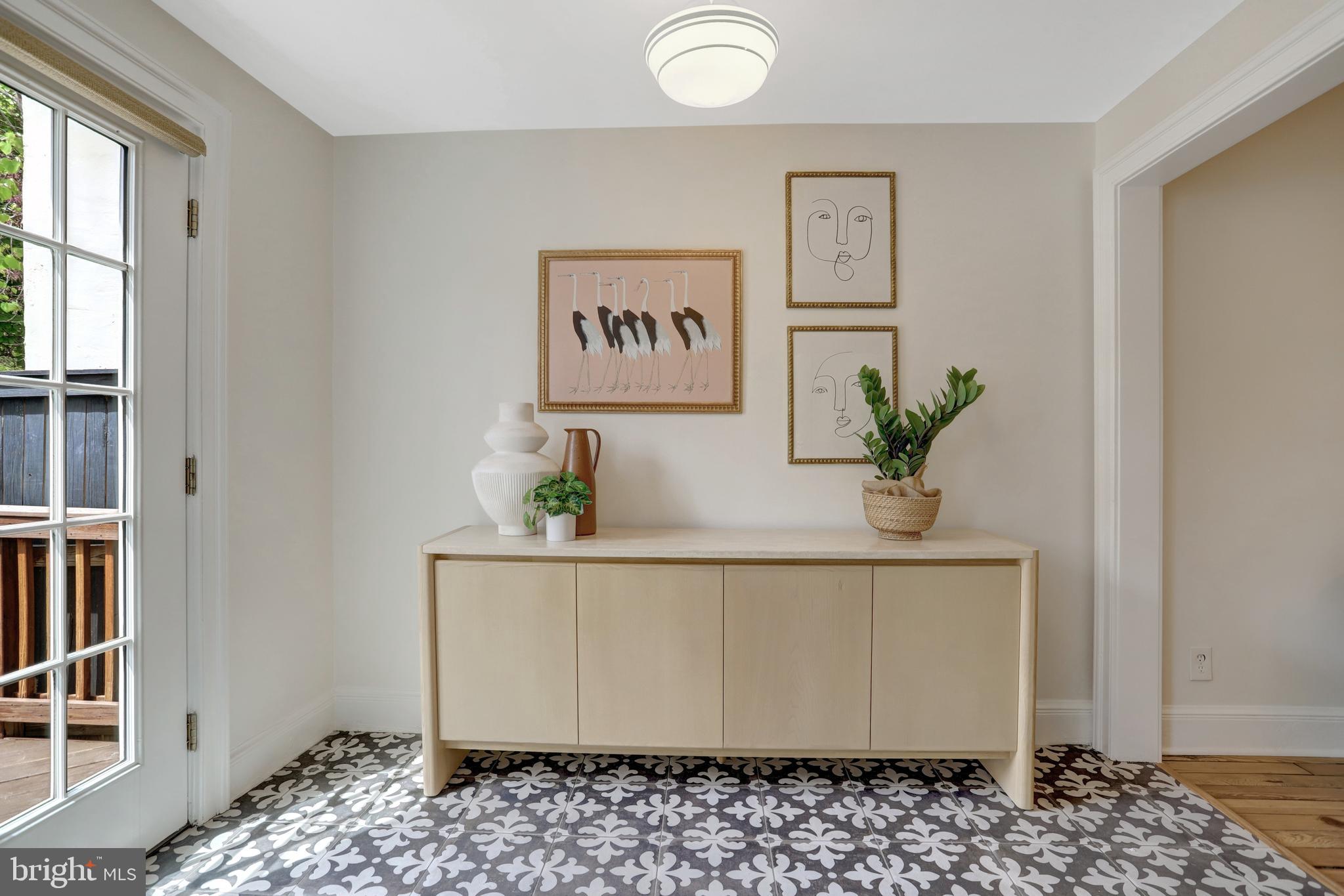 OLD TOWN ALEXANDRIA - Residential