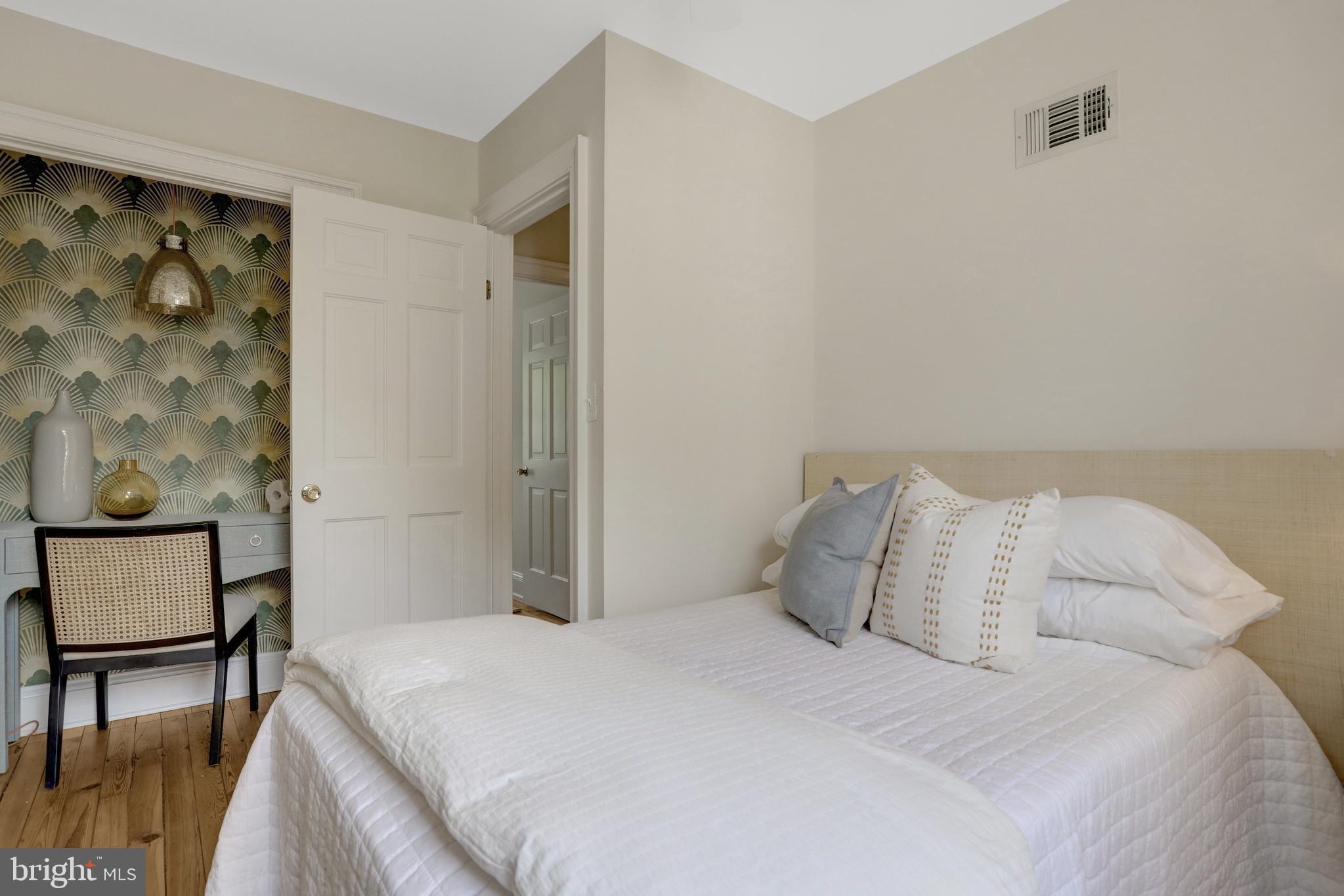 OLD TOWN ALEXANDRIA - Residential