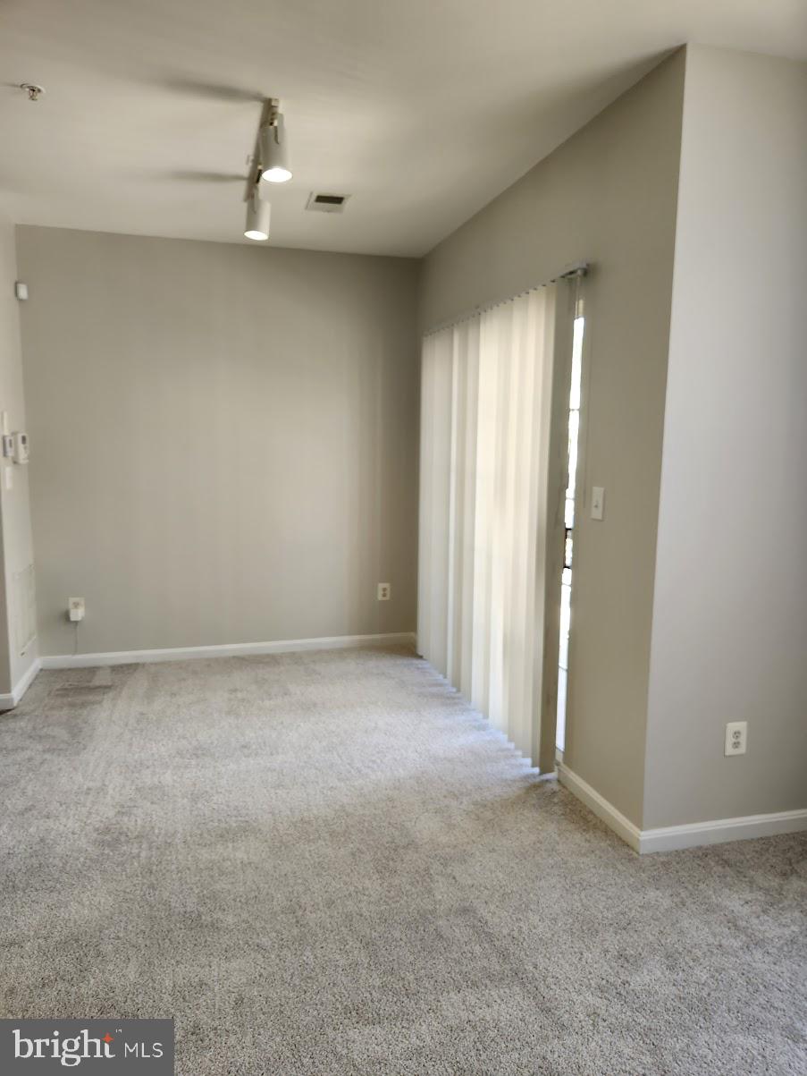 HAMPSHIRE HALL CONDO - Residential Lease