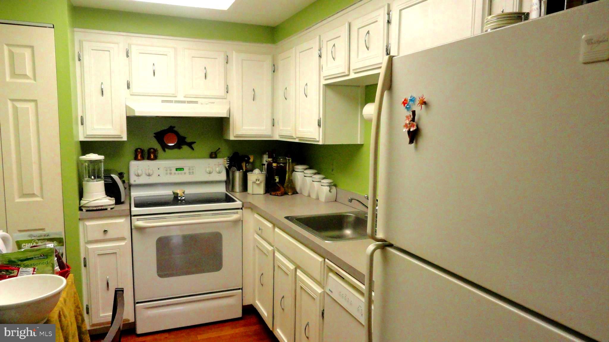 THE COLONIES - Residential Lease