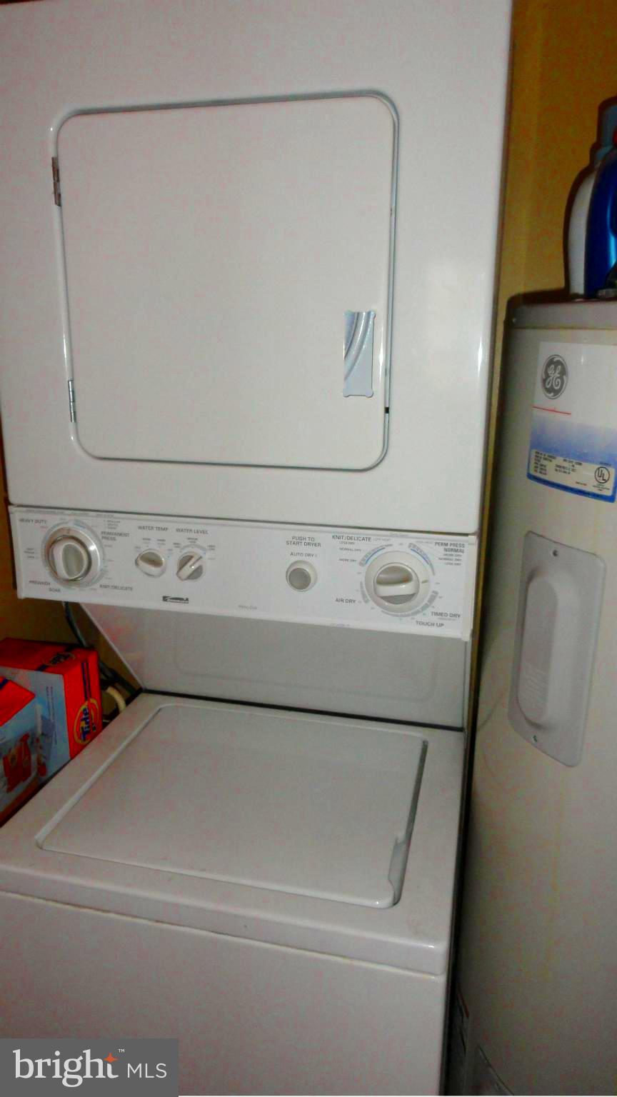 THE COLONIES - Residential Lease