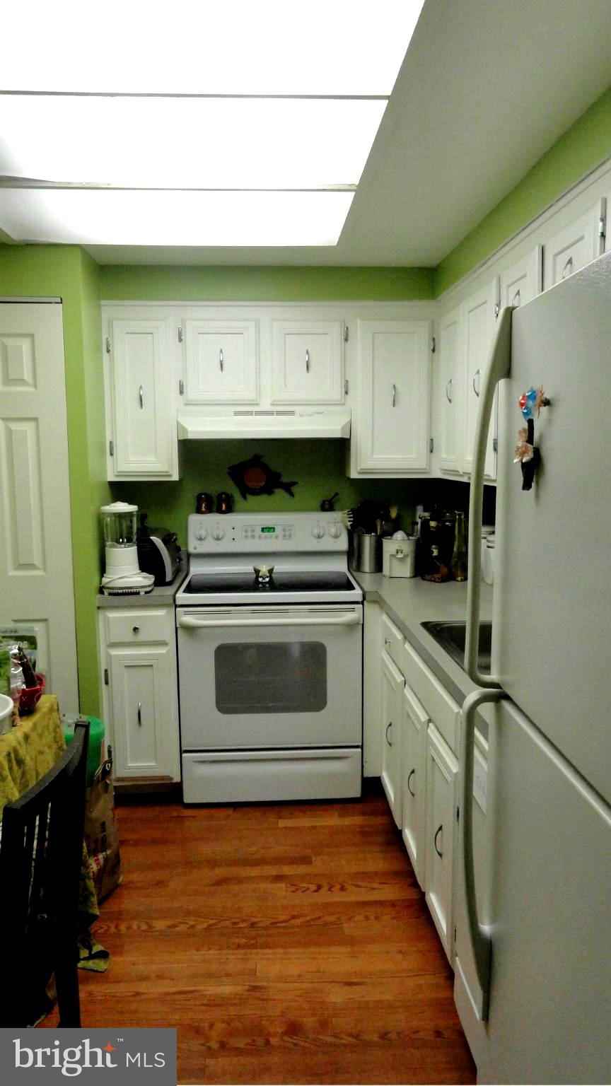 THE COLONIES - Residential Lease