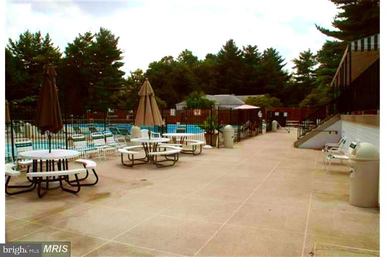 THE COLONIES - Residential Lease