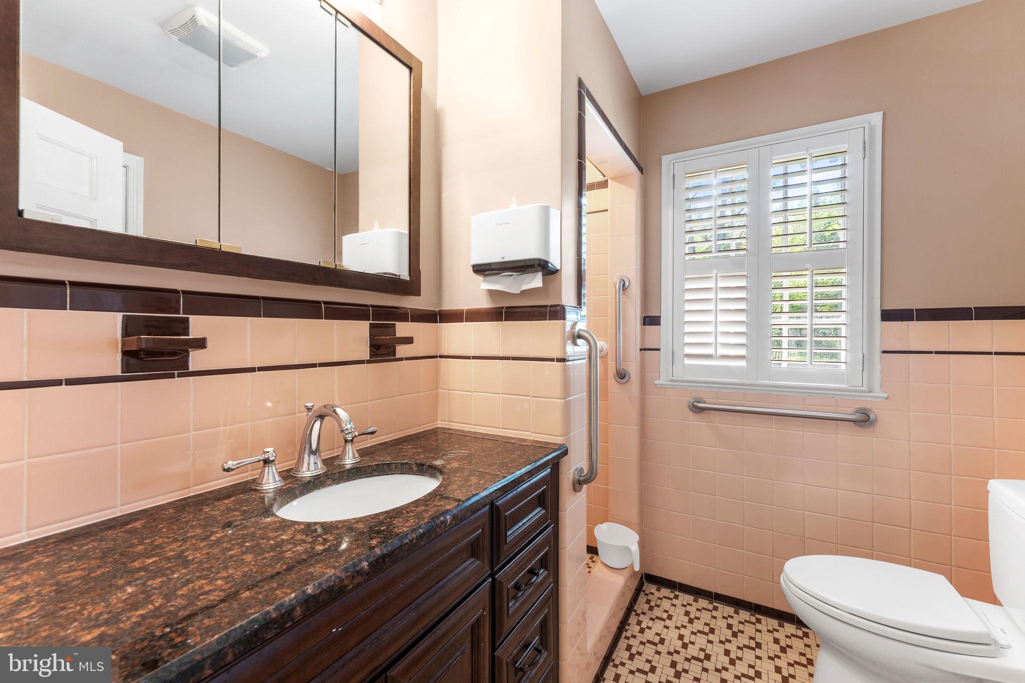 ROCKVILLE OUTSIDE - Commercial Sale