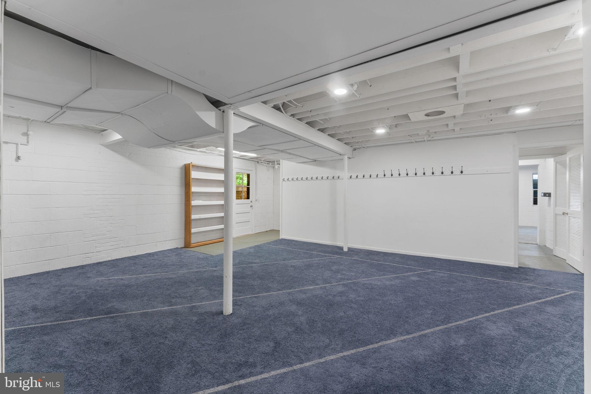 ROCKVILLE OUTSIDE - Commercial Sale