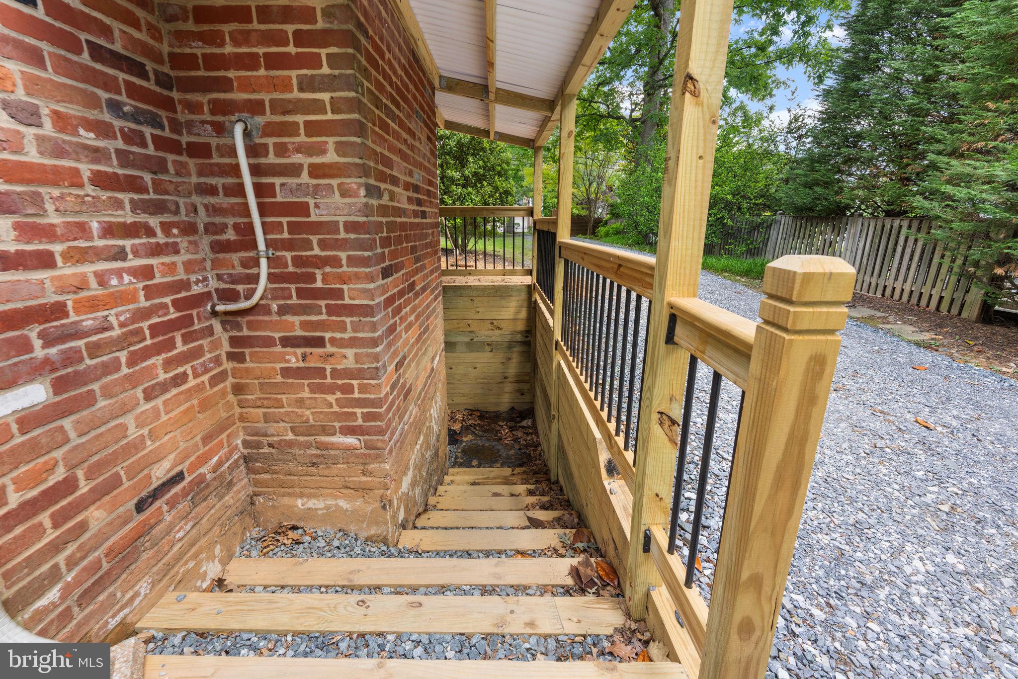 ROCKVILLE OUTSIDE - Commercial Sale