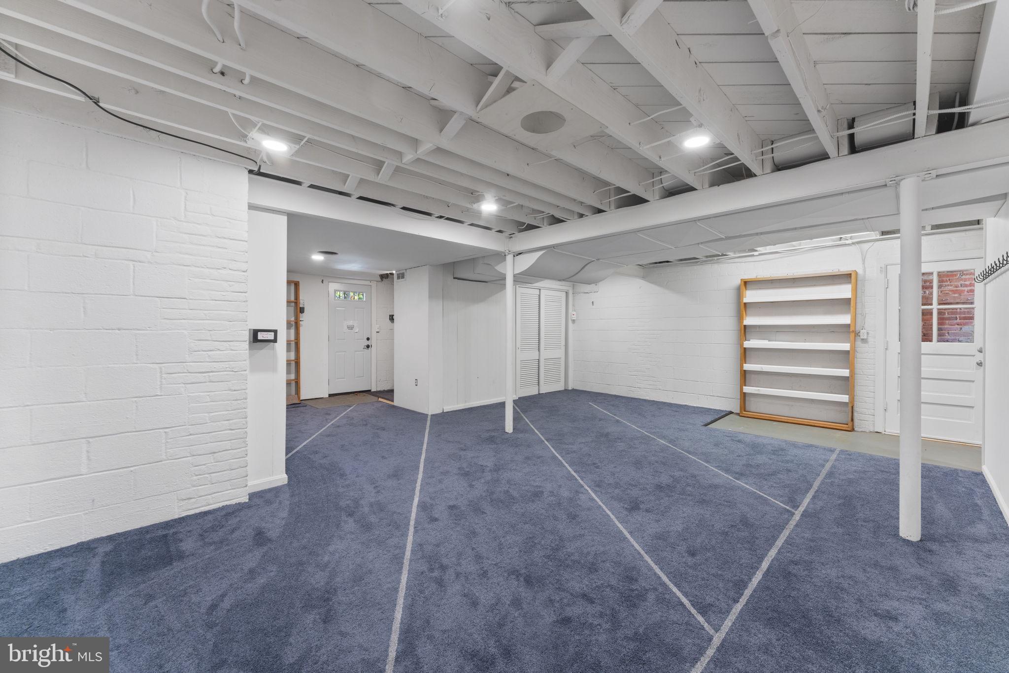 ROCKVILLE OUTSIDE - Commercial Sale