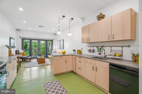 Townhouse For Sale - 1323 N 4th Street<br/> PHILADELPHIA, PA 19122