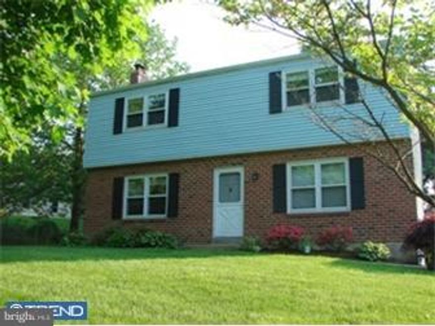 Centrally located single, nice yard, entertainment deck.  One car attached garage.  Basement for storage.  Tenant pays all utilities.  Available Immediately.