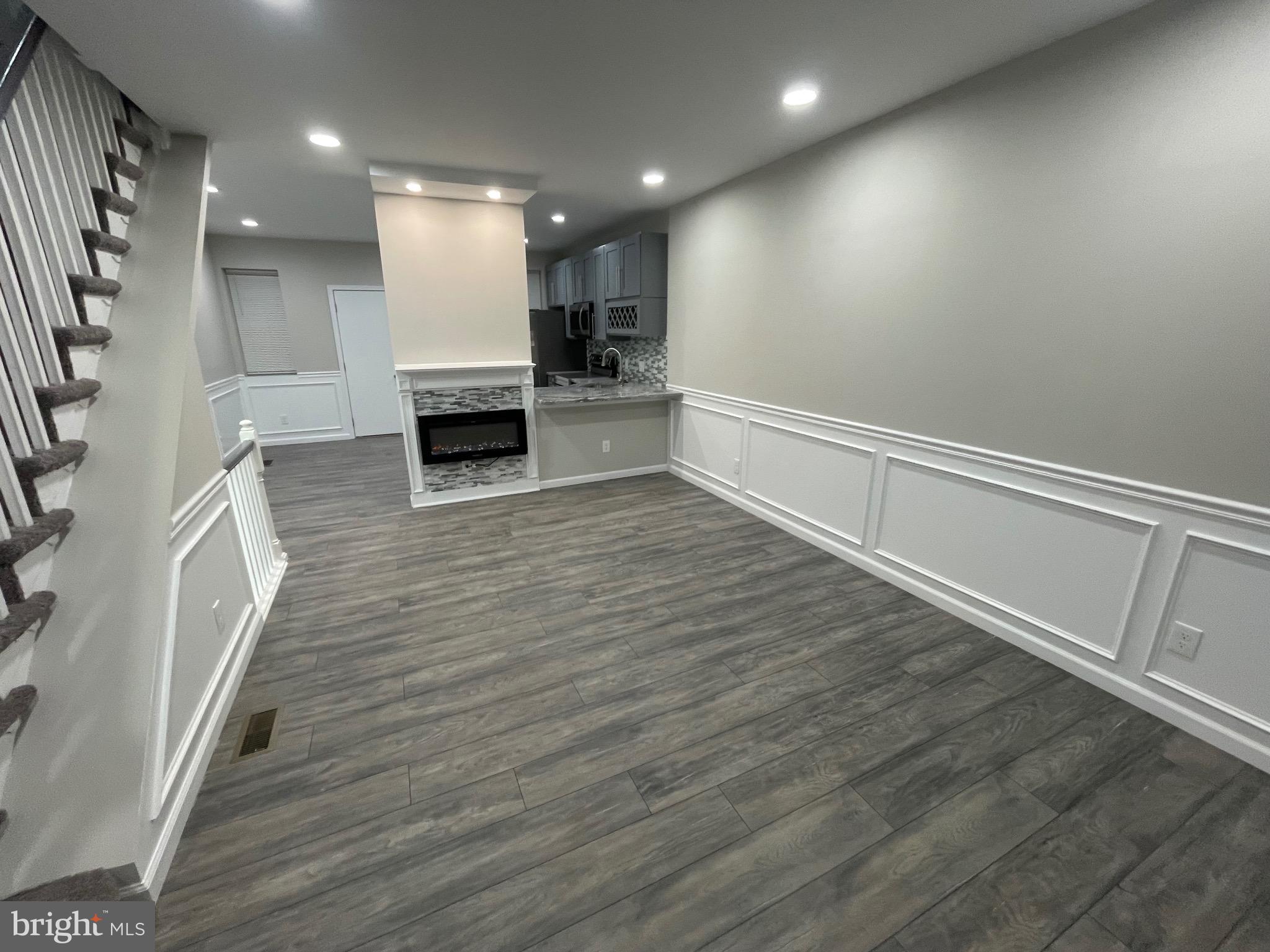 WEST OAK LANE - Residential