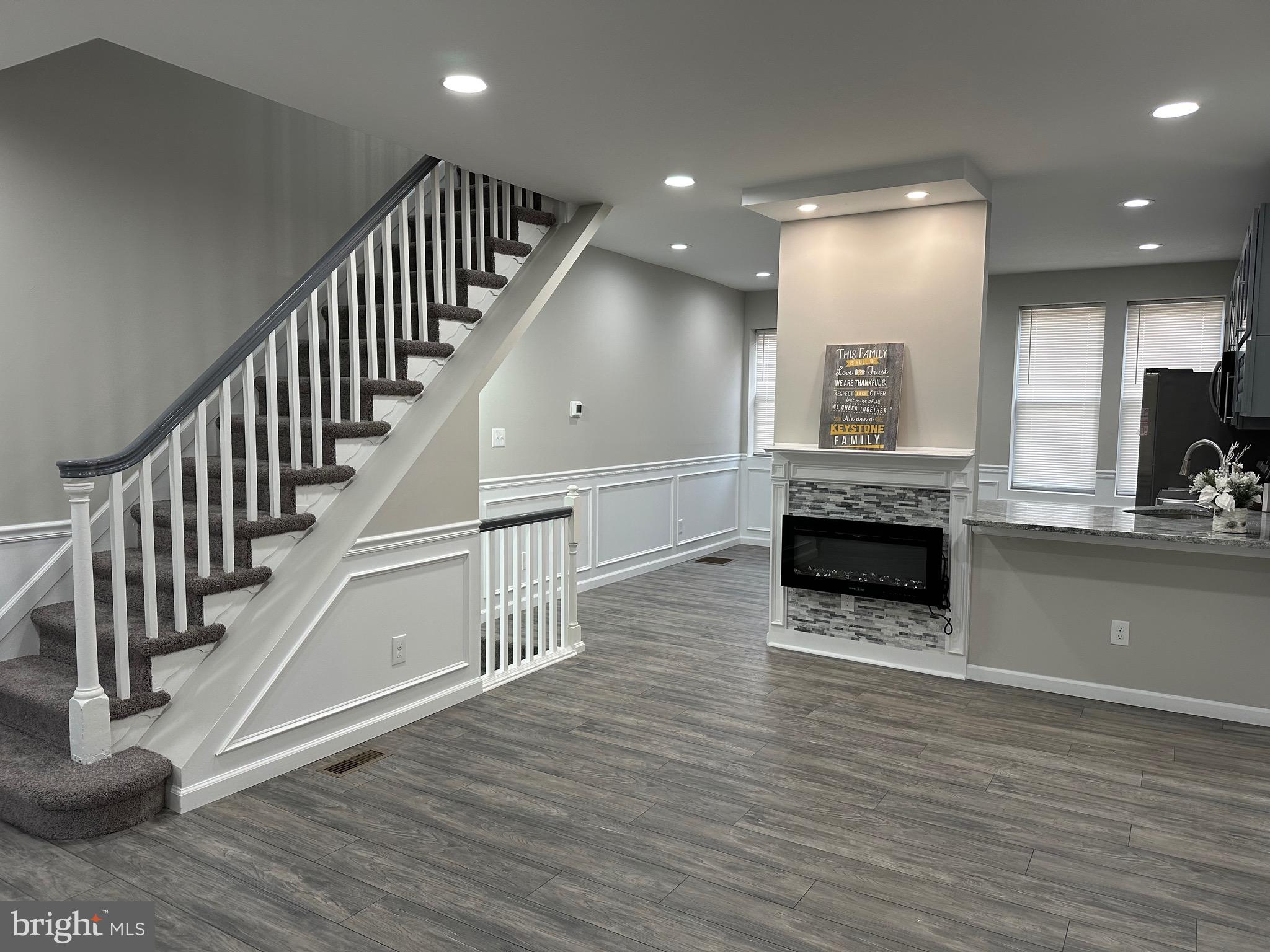 WEST OAK LANE - Residential