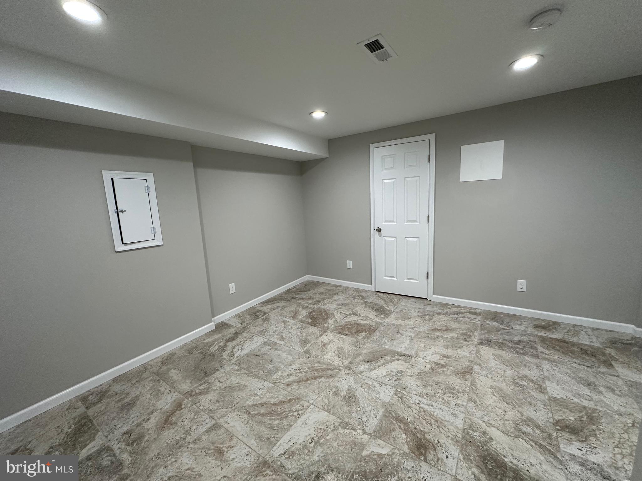 WEST OAK LANE - Residential