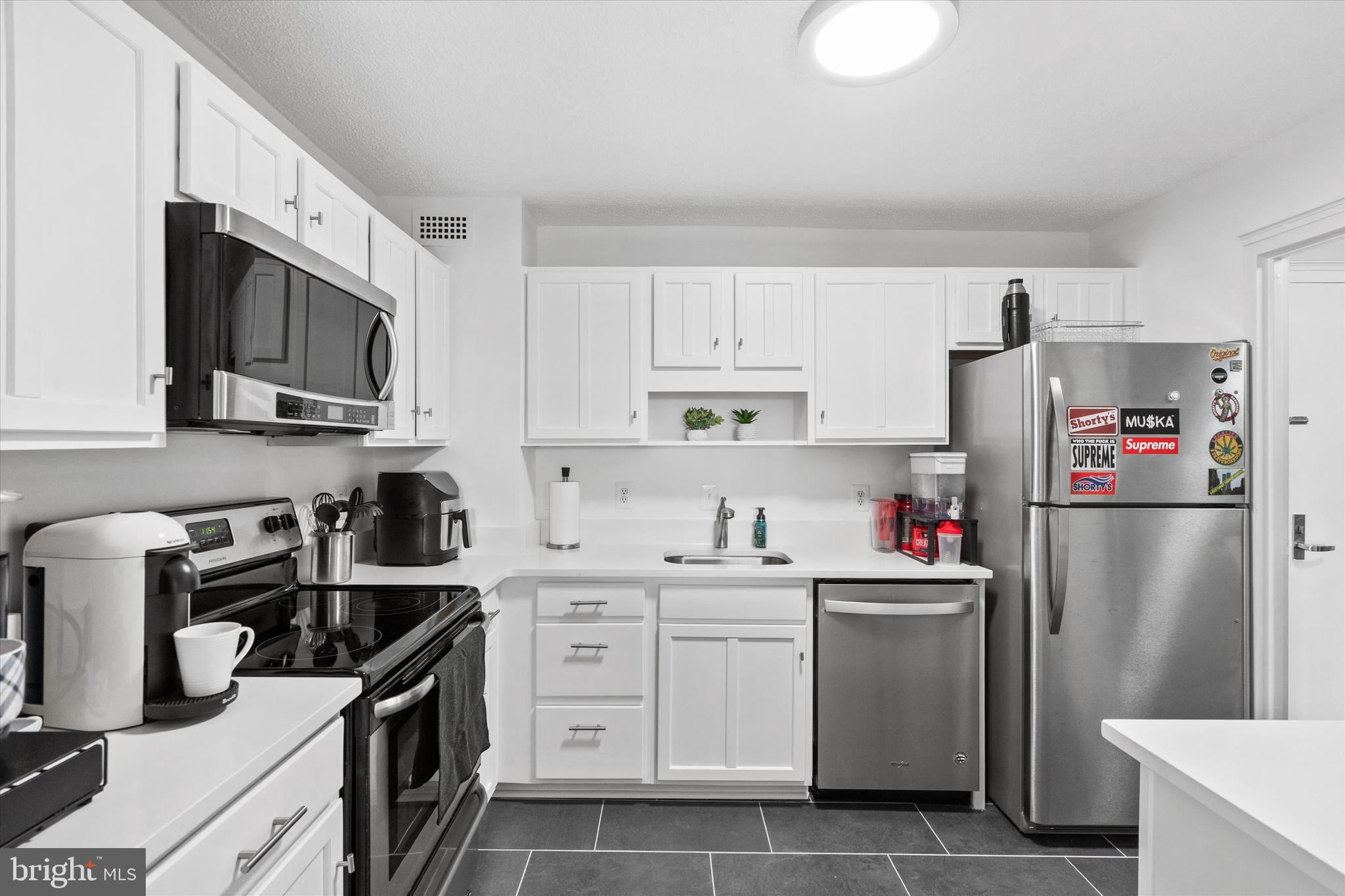 200 N PICKETT STREET 1013