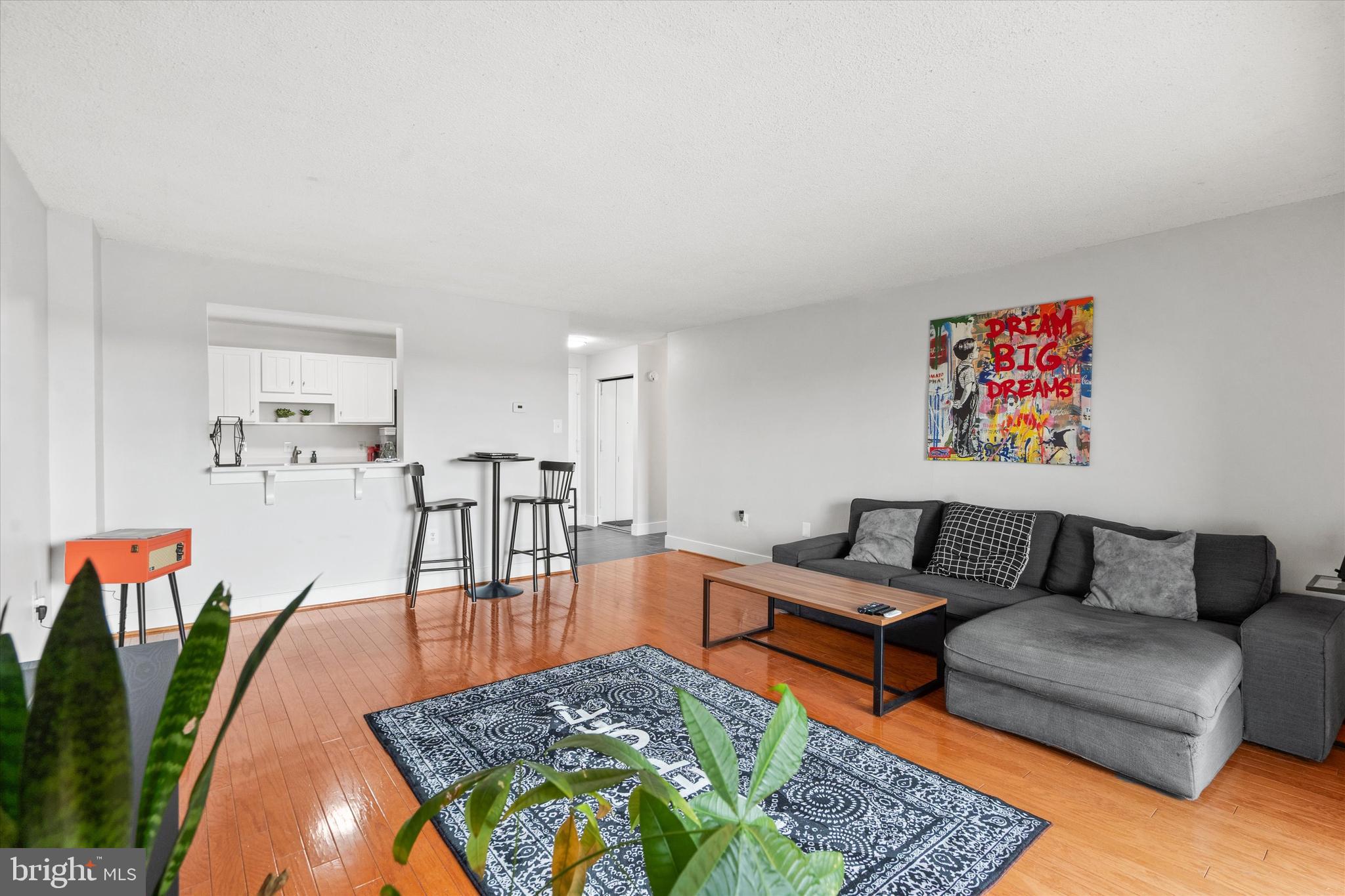 200 N PICKETT STREET 1013