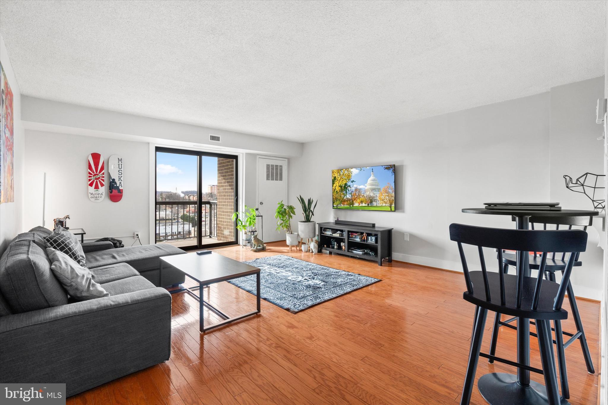 200 N PICKETT STREET 1013