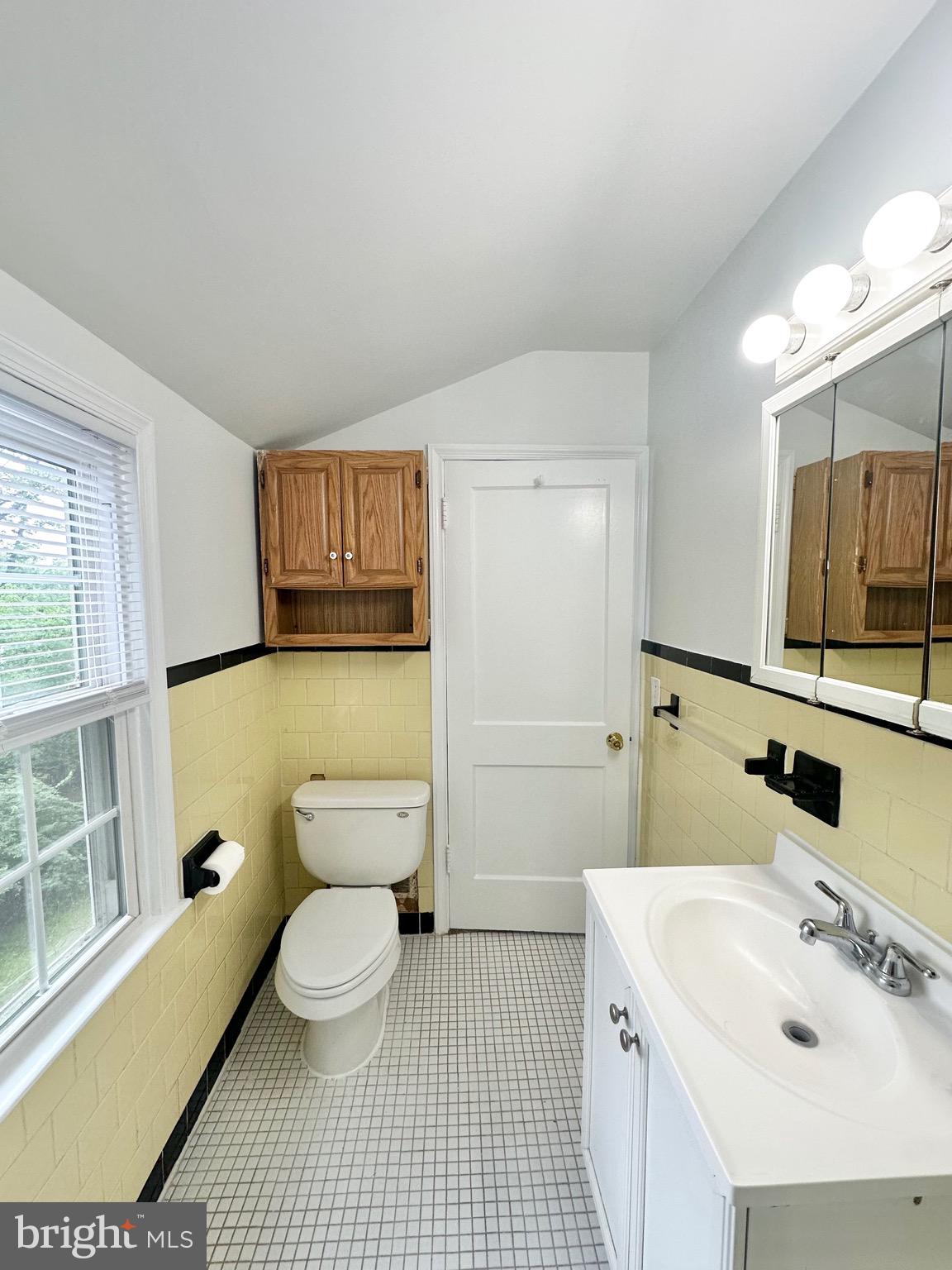 BEVERLEY HILLS - Residential Lease