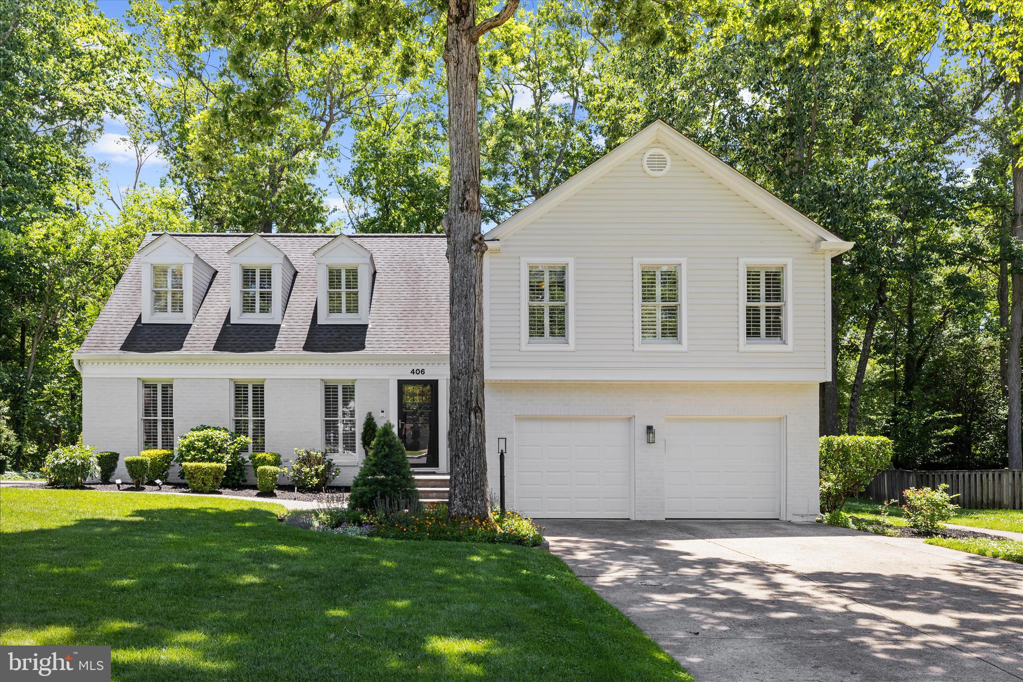 406 HONEYWOOD COURT