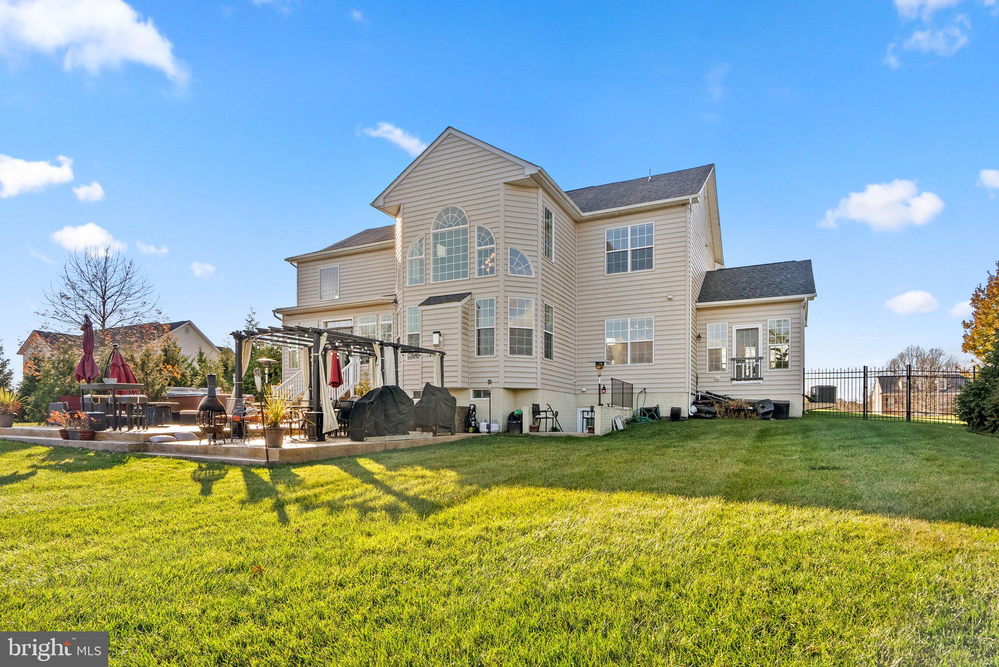 WINDSONG - Residential