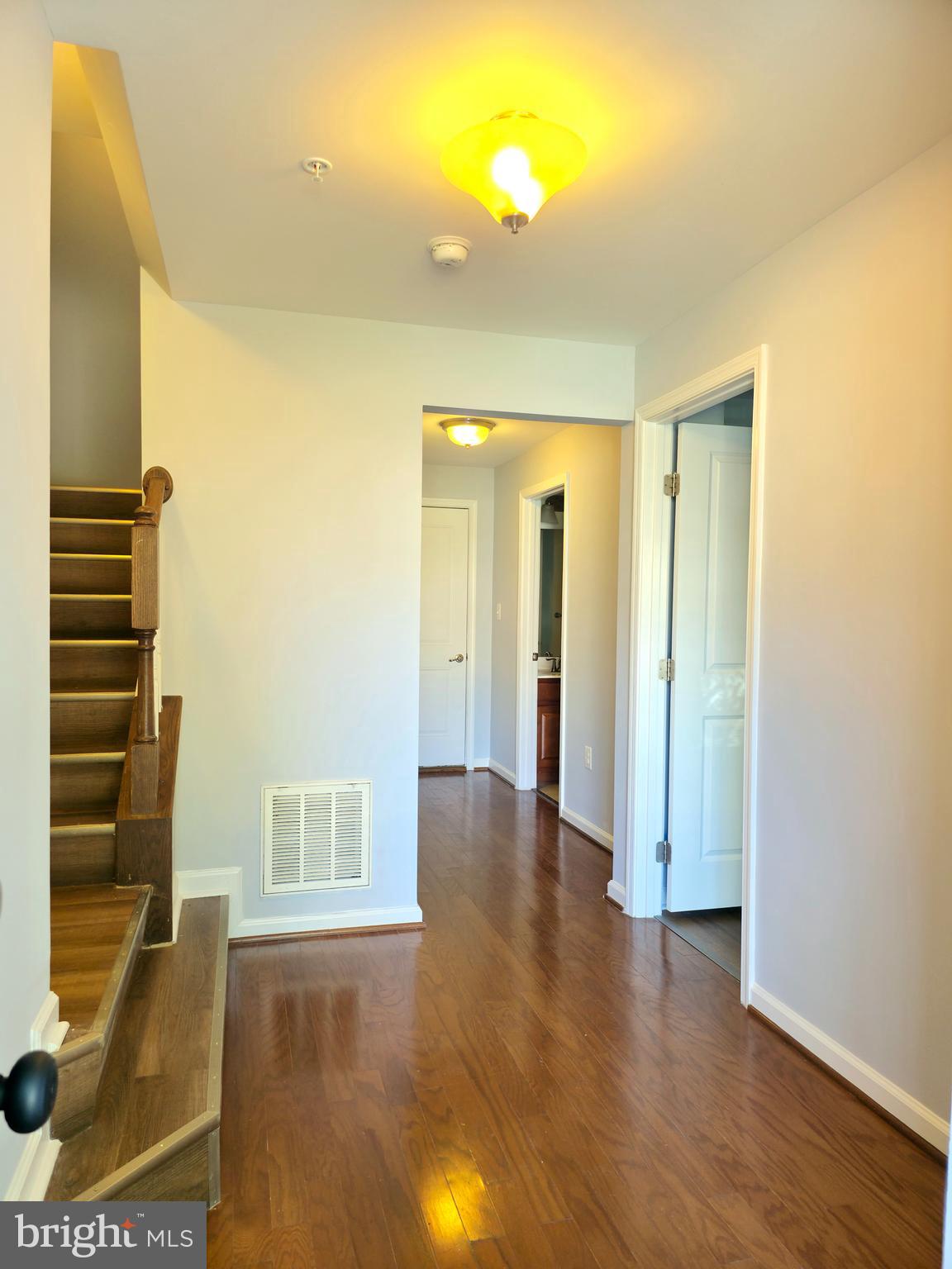 5323 SMITHS COVE LANE