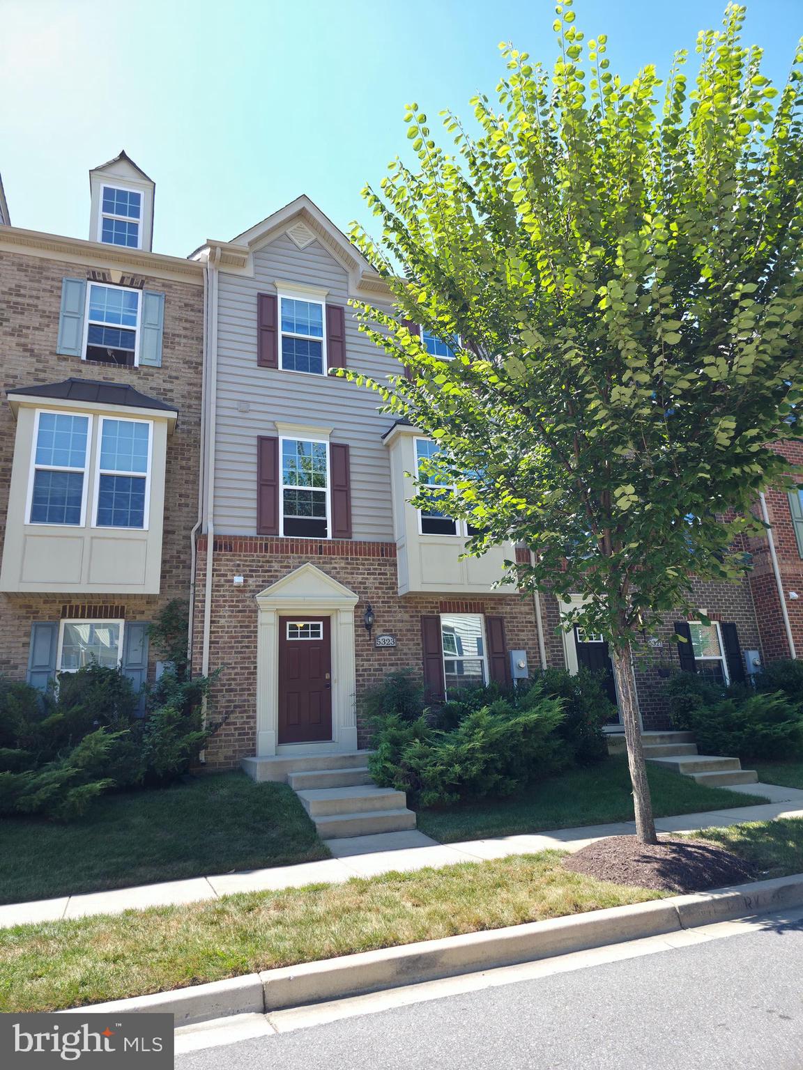 5323 SMITHS COVE LANE