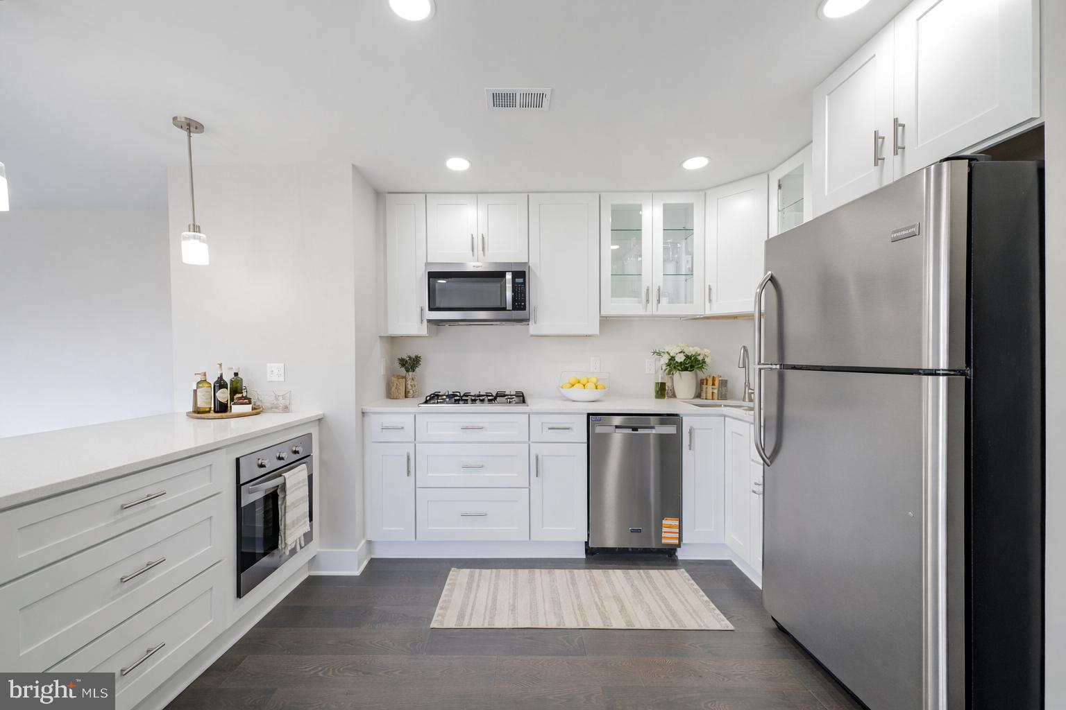 HUNTCREST CONDOMINIUM - Residential