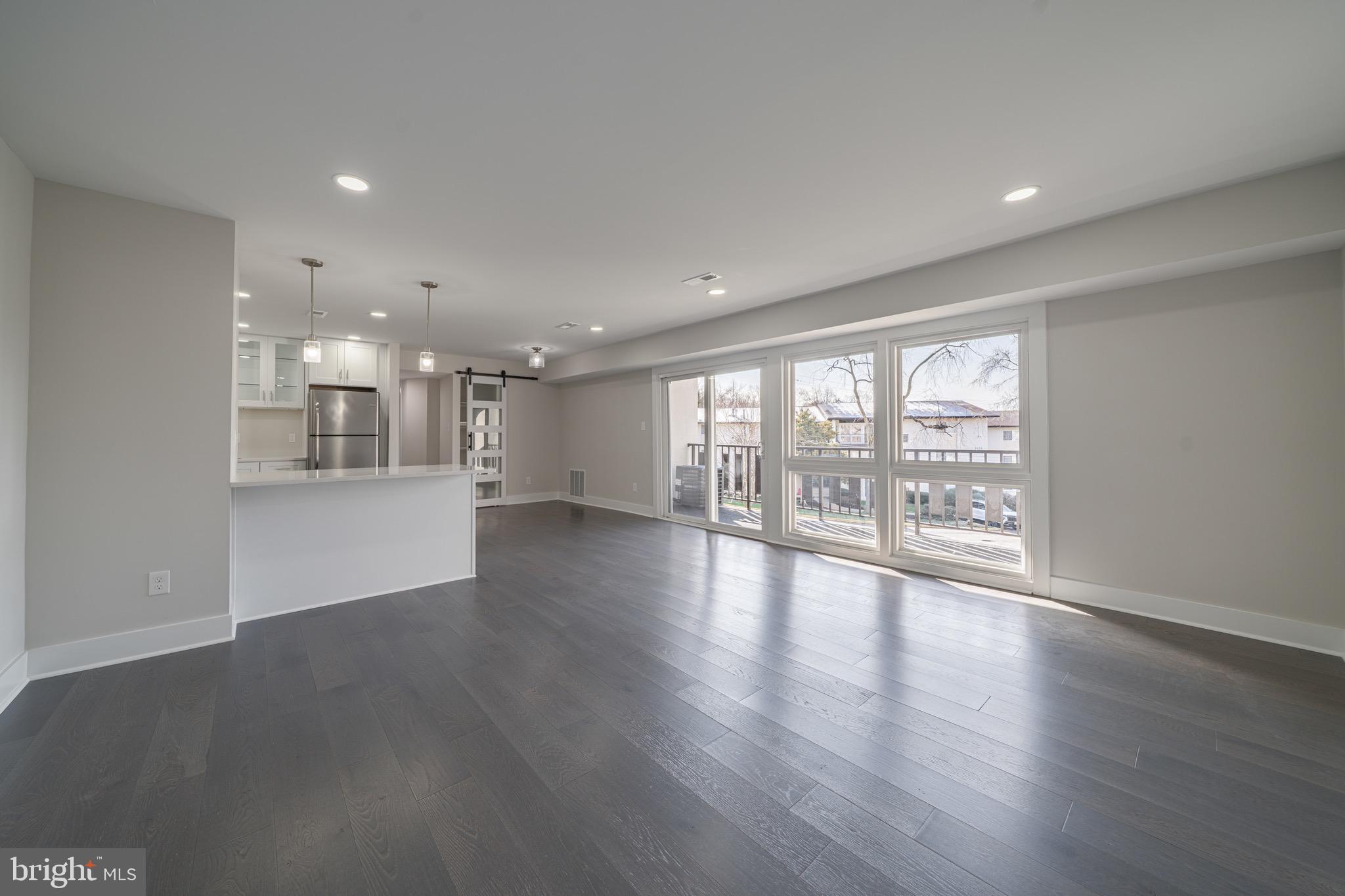 HUNTCREST CONDOMINIUM - Residential