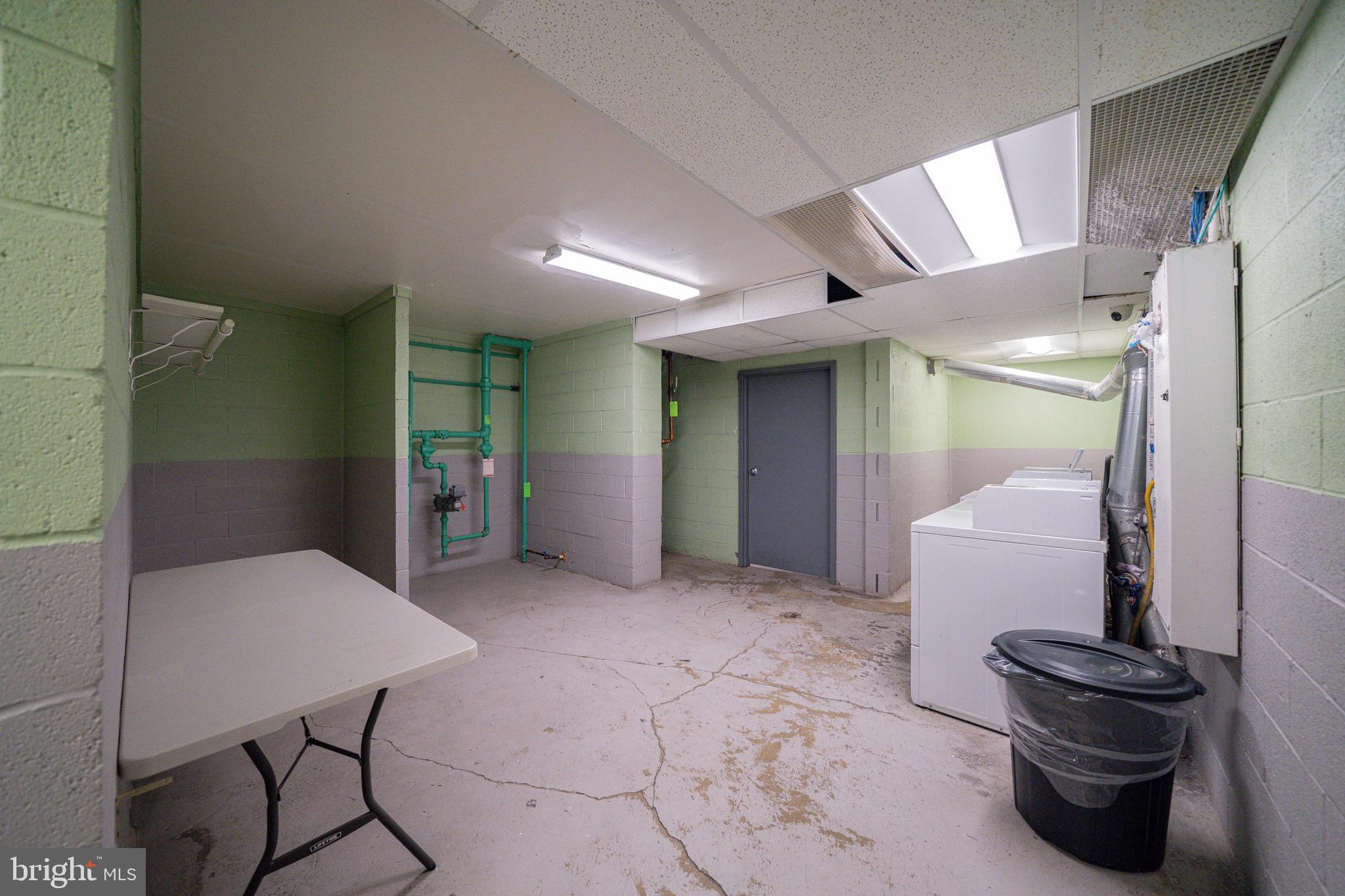 HUNTCREST CONDOMINIUM - Residential