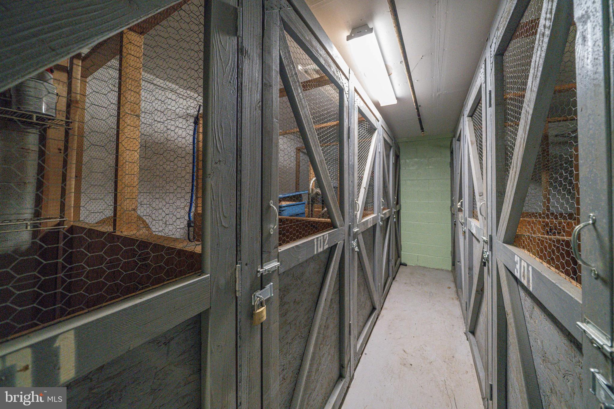 HUNTCREST CONDOMINIUM - Residential