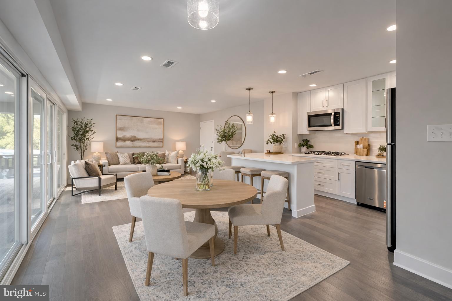 HUNTCREST CONDOMINIUM - Residential