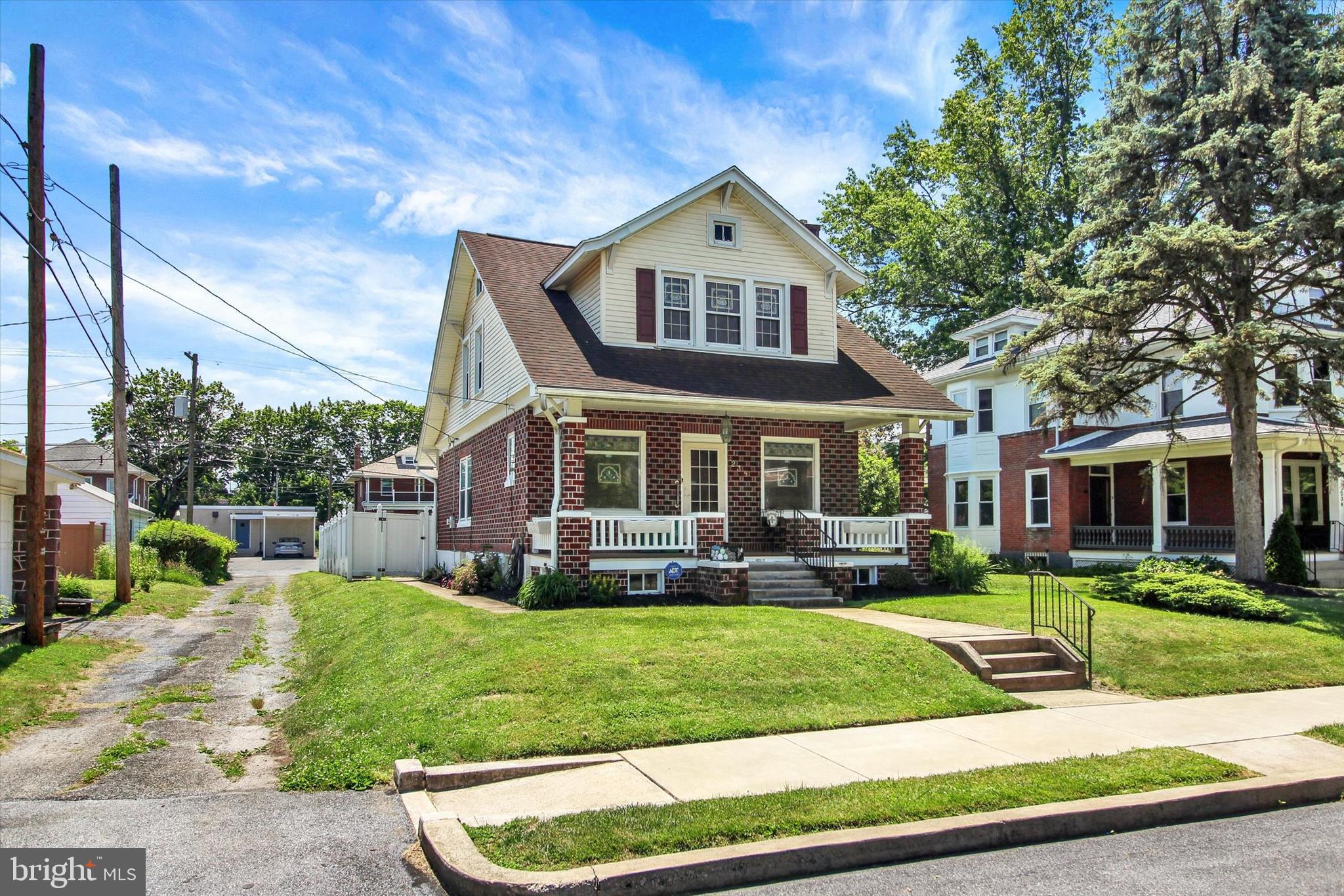 238 E WALNUT STREET
