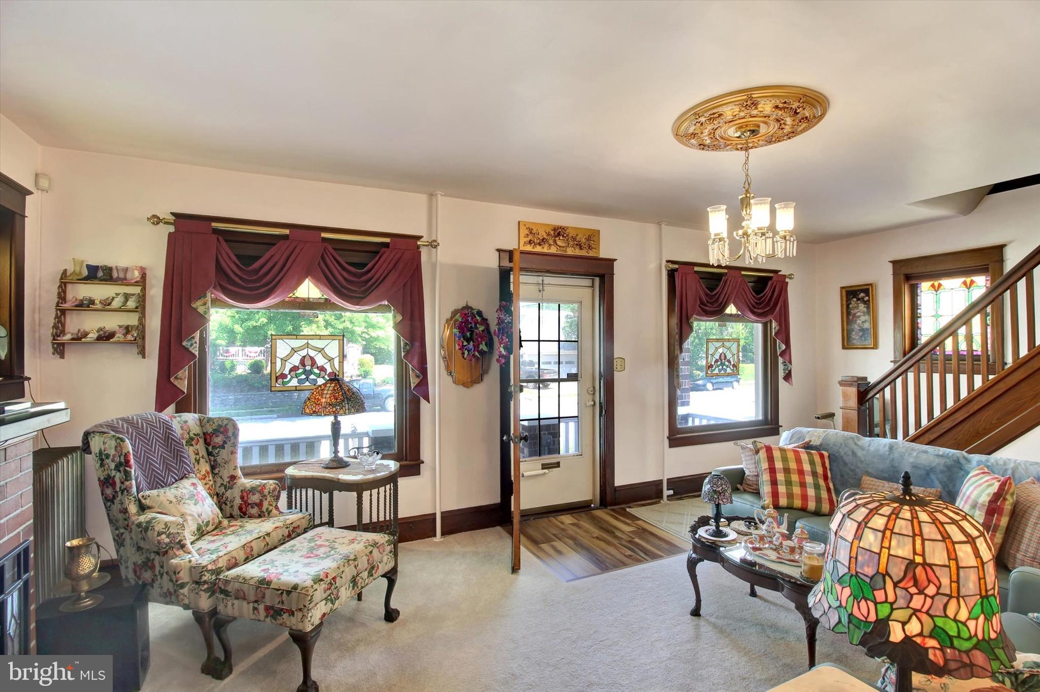 238 E WALNUT STREET