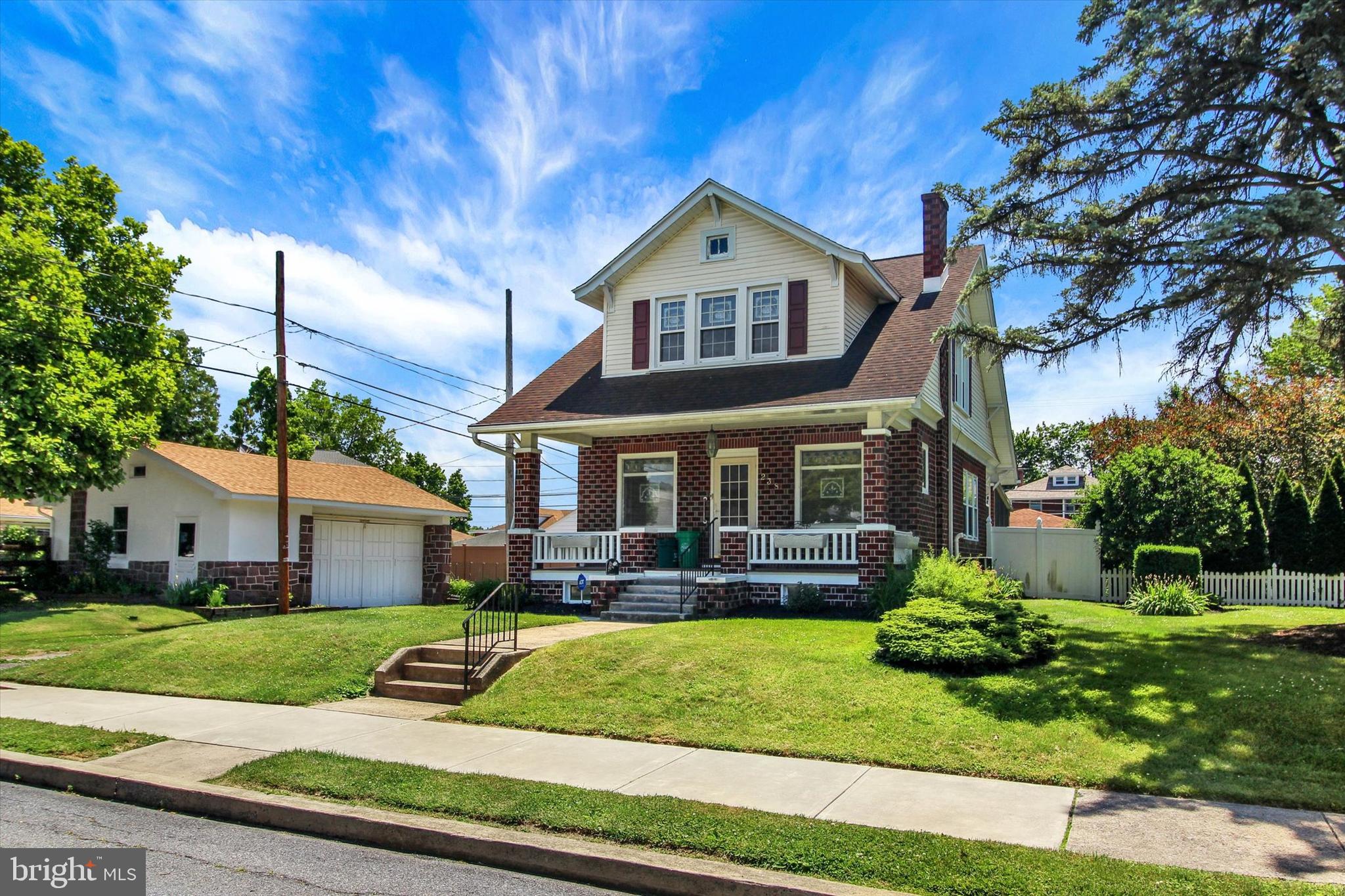 238 E WALNUT STREET