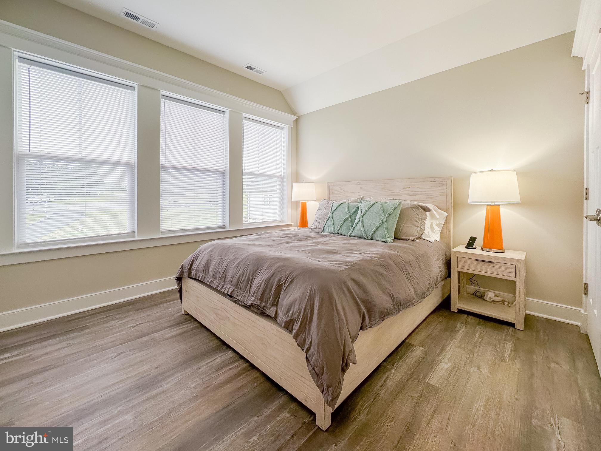 SUNSET HARBOUR - Residential