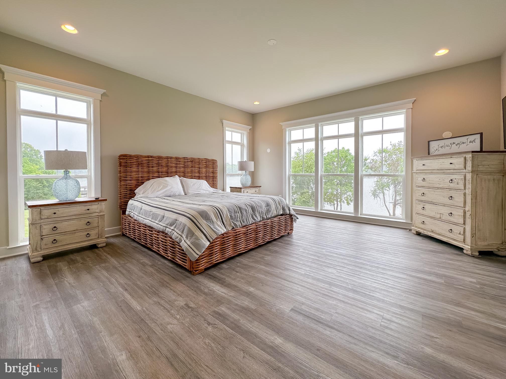 SUNSET HARBOUR - Residential