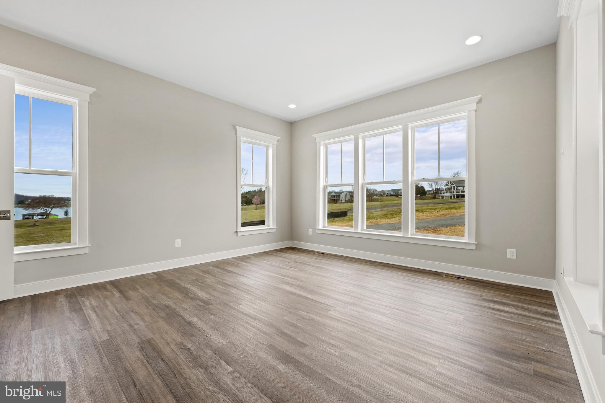 SUNSET HARBOUR - Residential