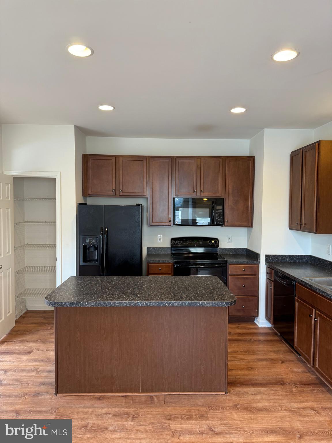 FIELDSTONE - Residential Lease