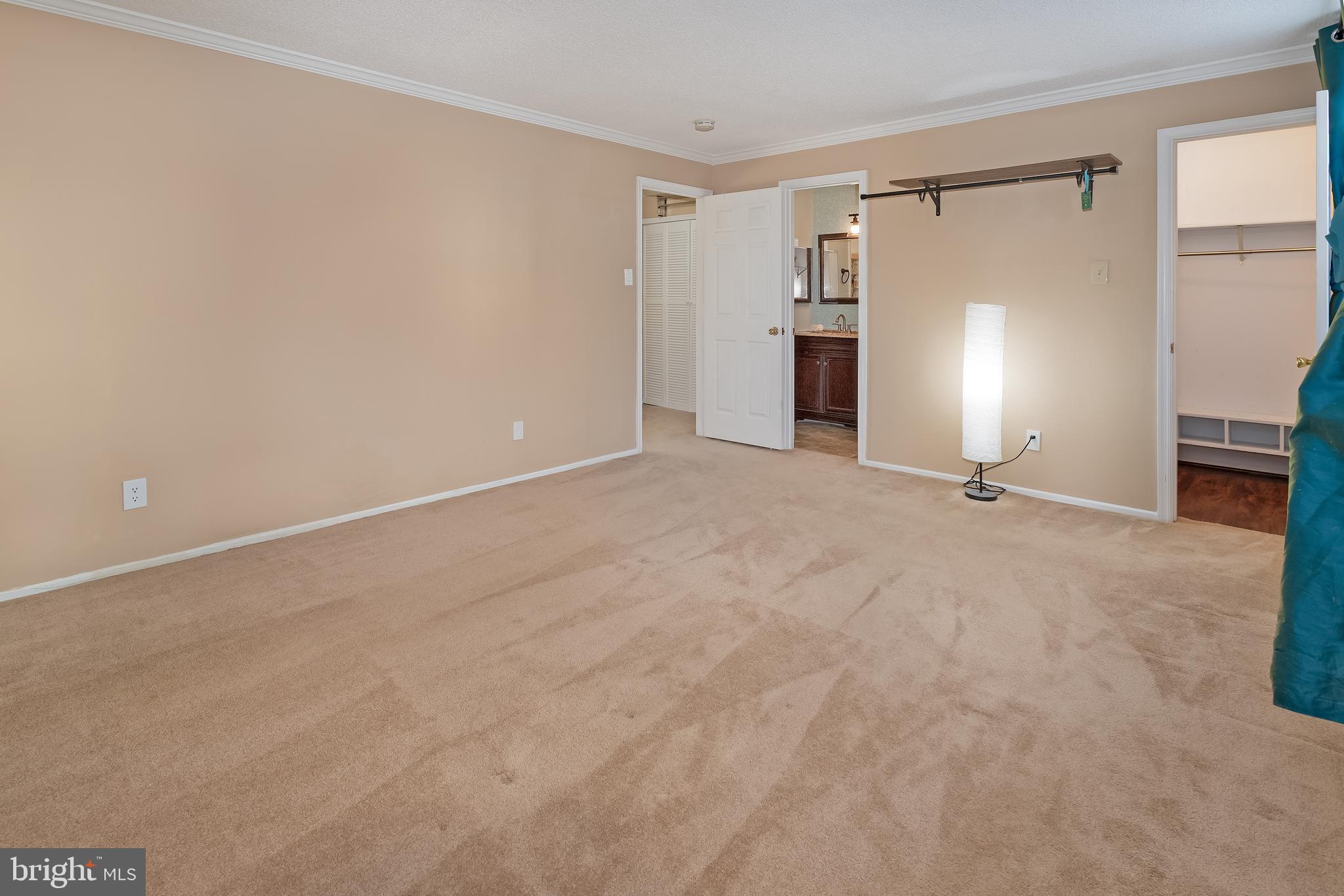 FOX CHASE/EXETER - Residential