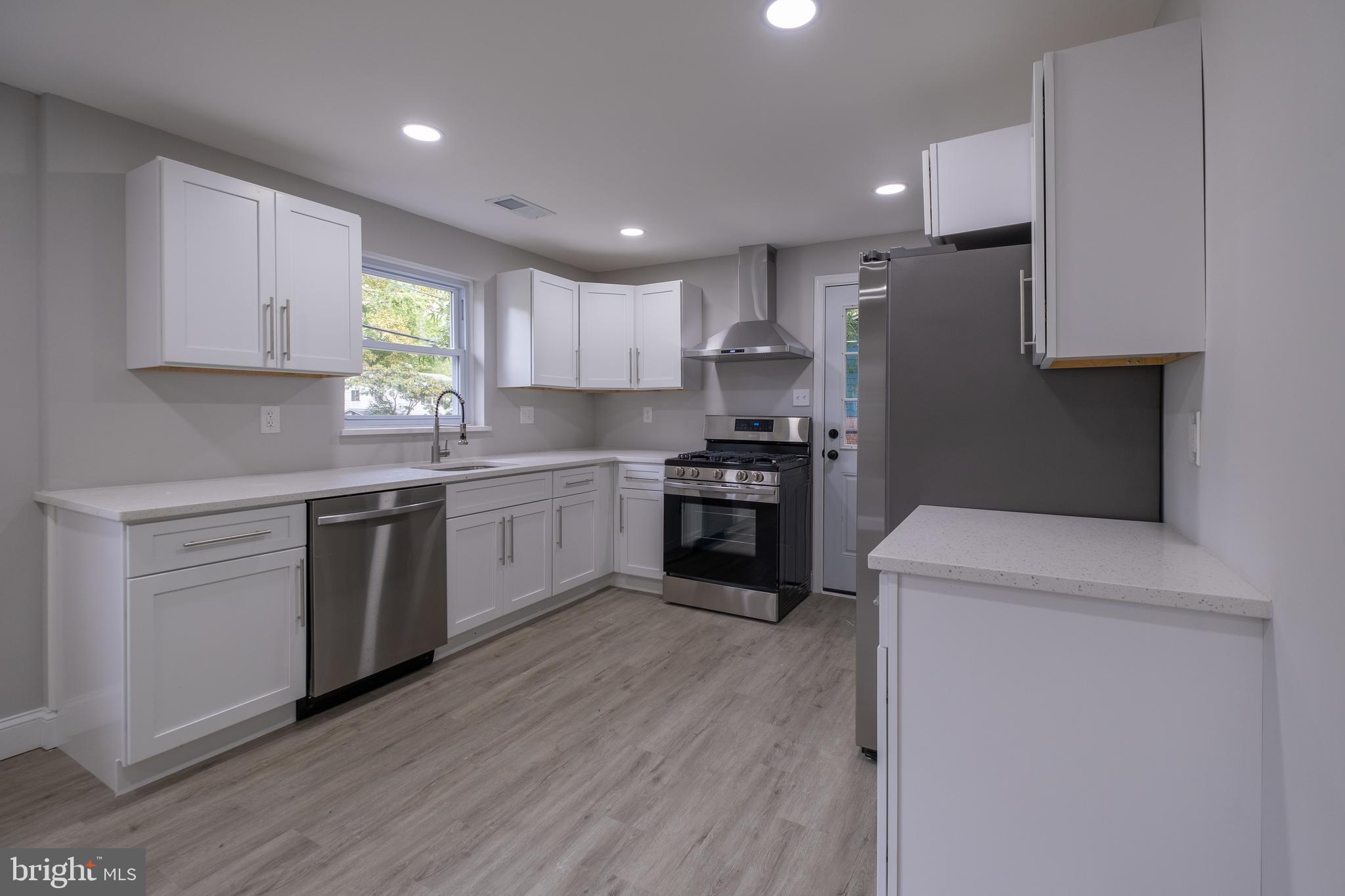 FOREST KNOLLS - Residential