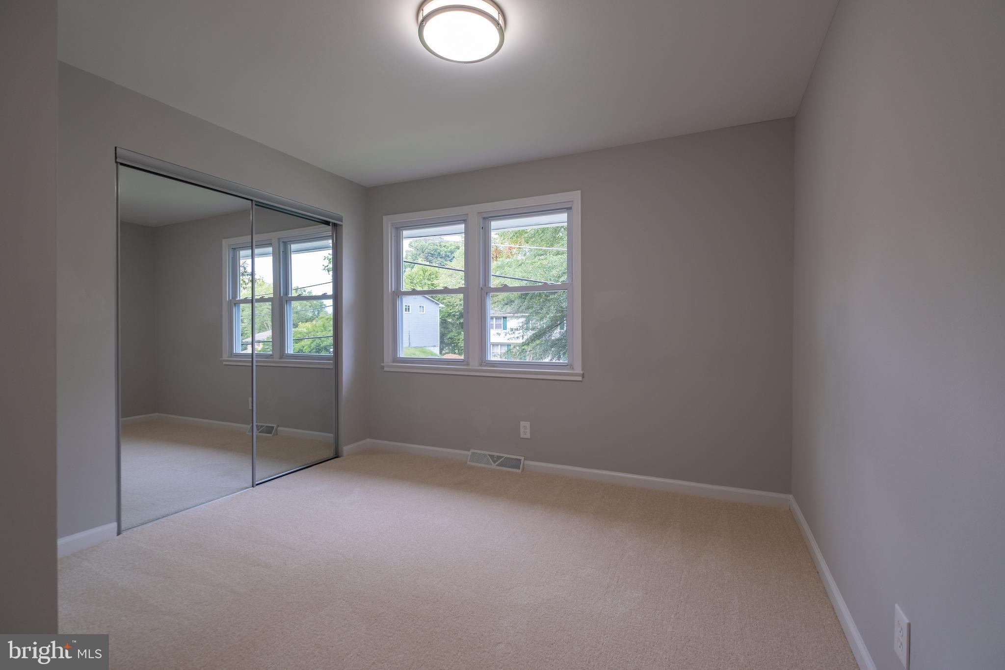 FOREST KNOLLS - Residential