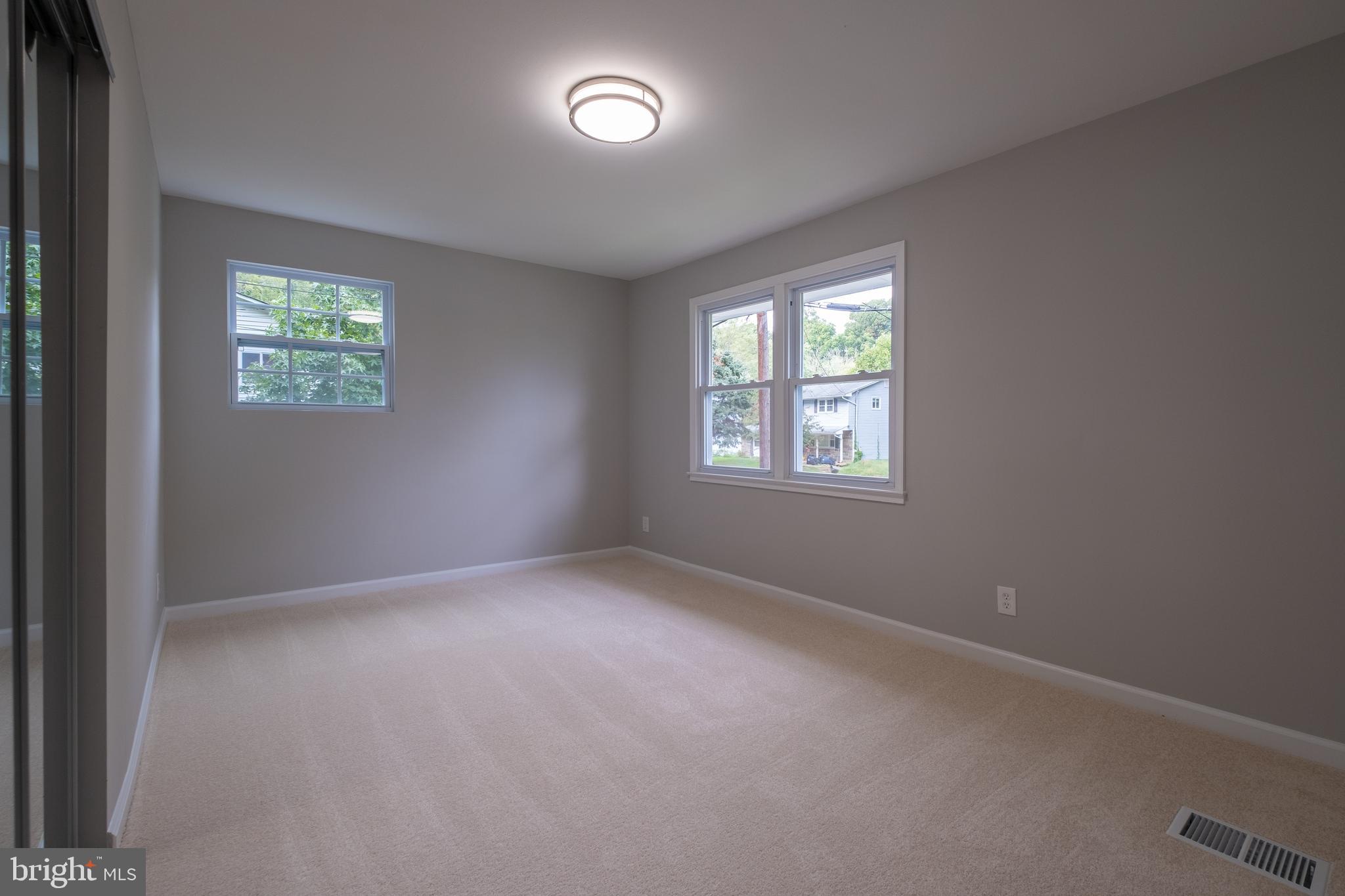 FOREST KNOLLS - Residential