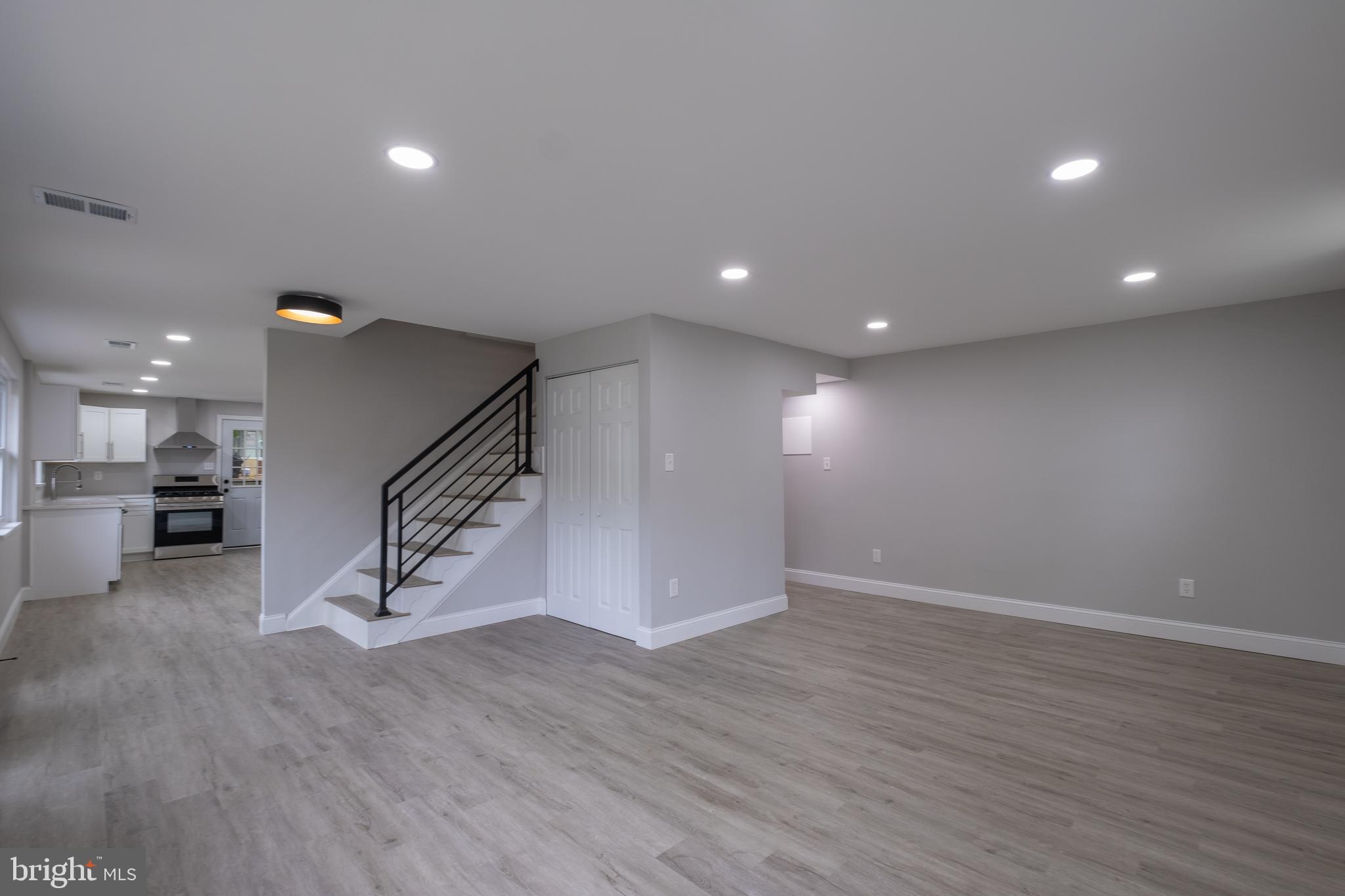 FOREST KNOLLS - Residential